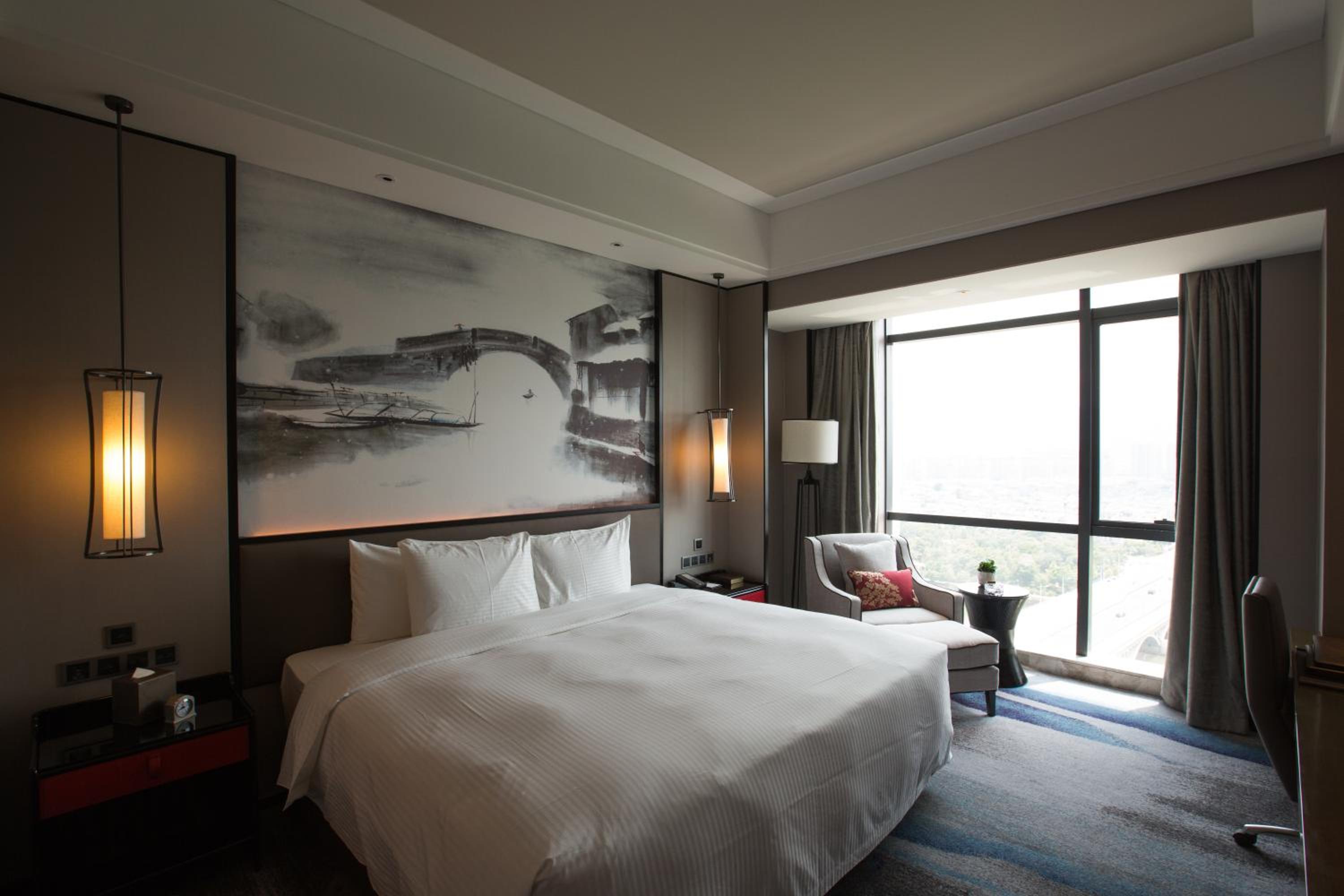 Deluxe King Room photo 2