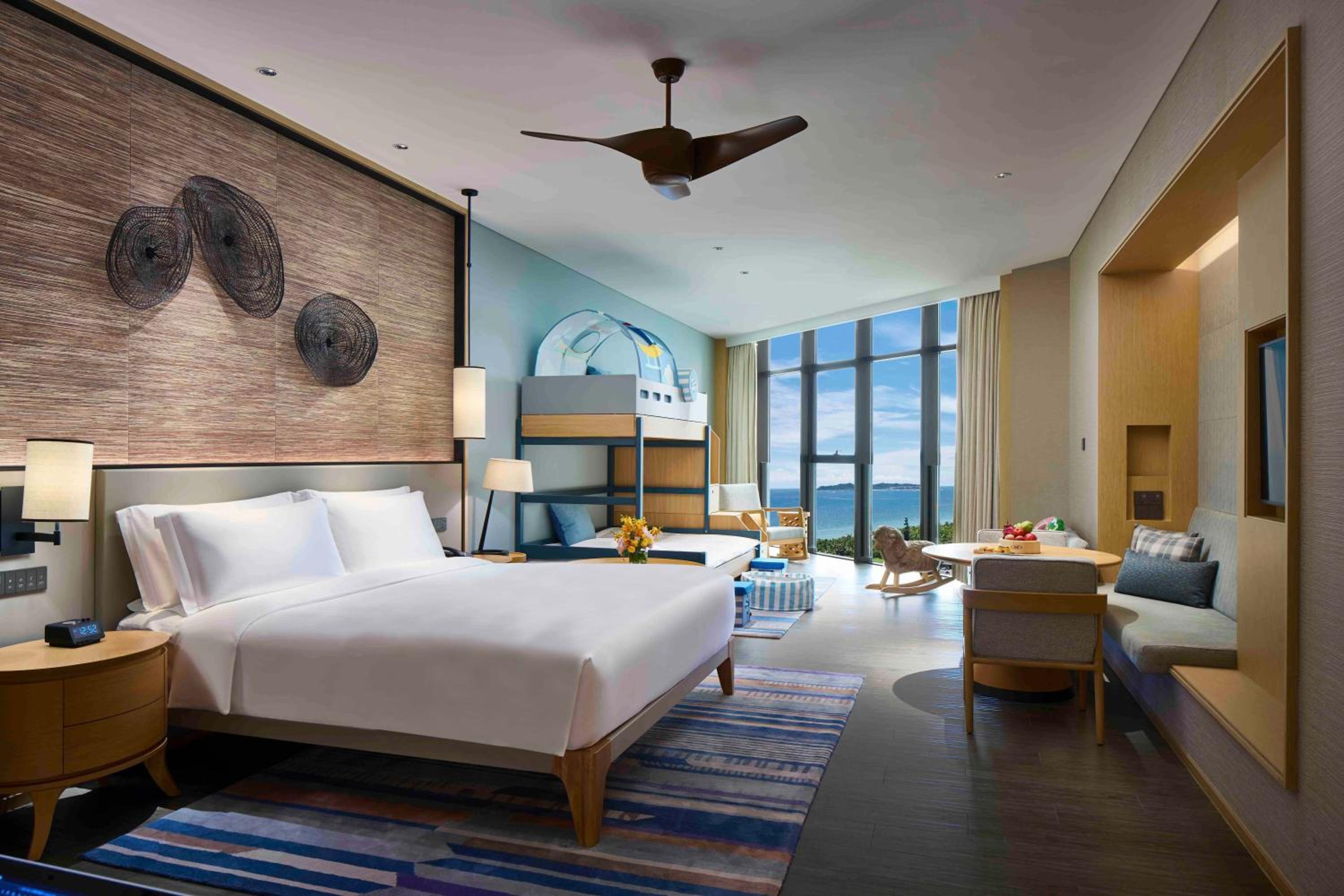 1 King 1 Bunk Standard Ocean View Kids Theme