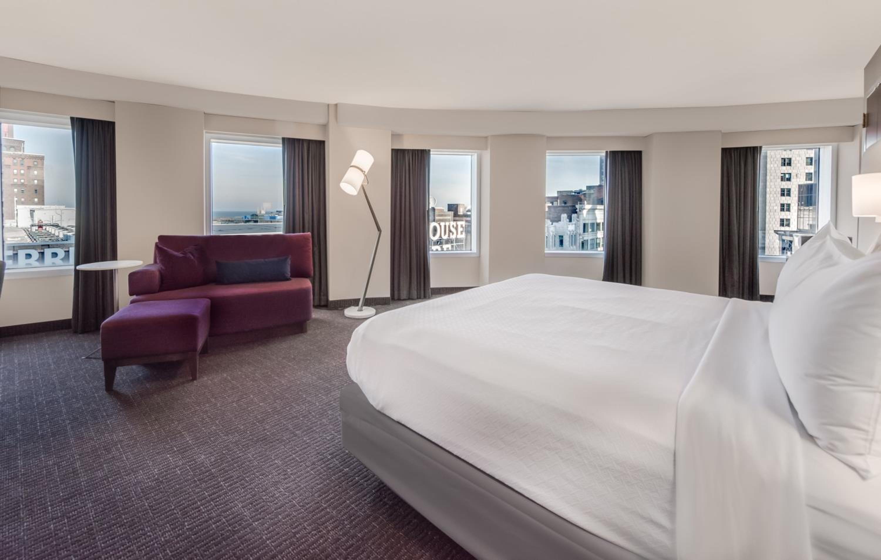 One-Bedroom King Suite - Photo 3
