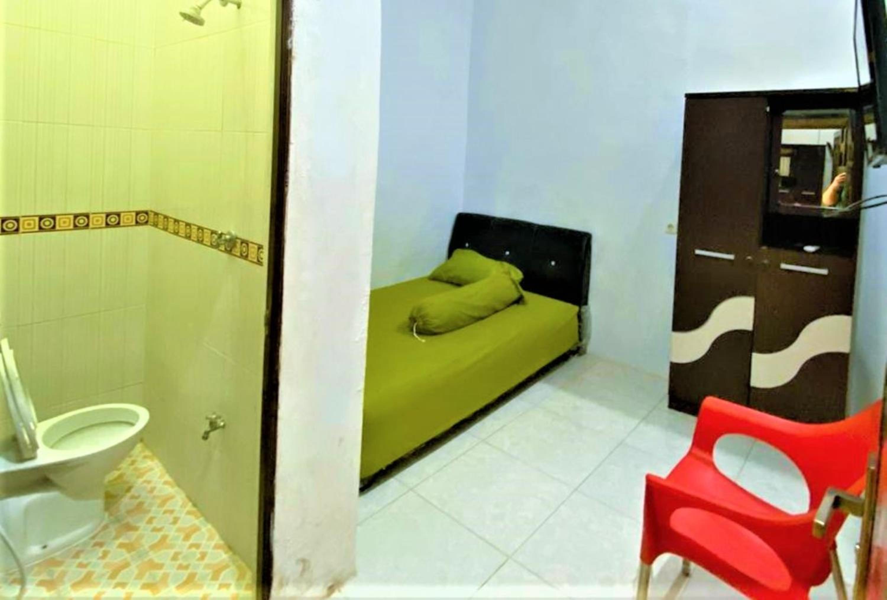 Standard Double Room - Photo 11