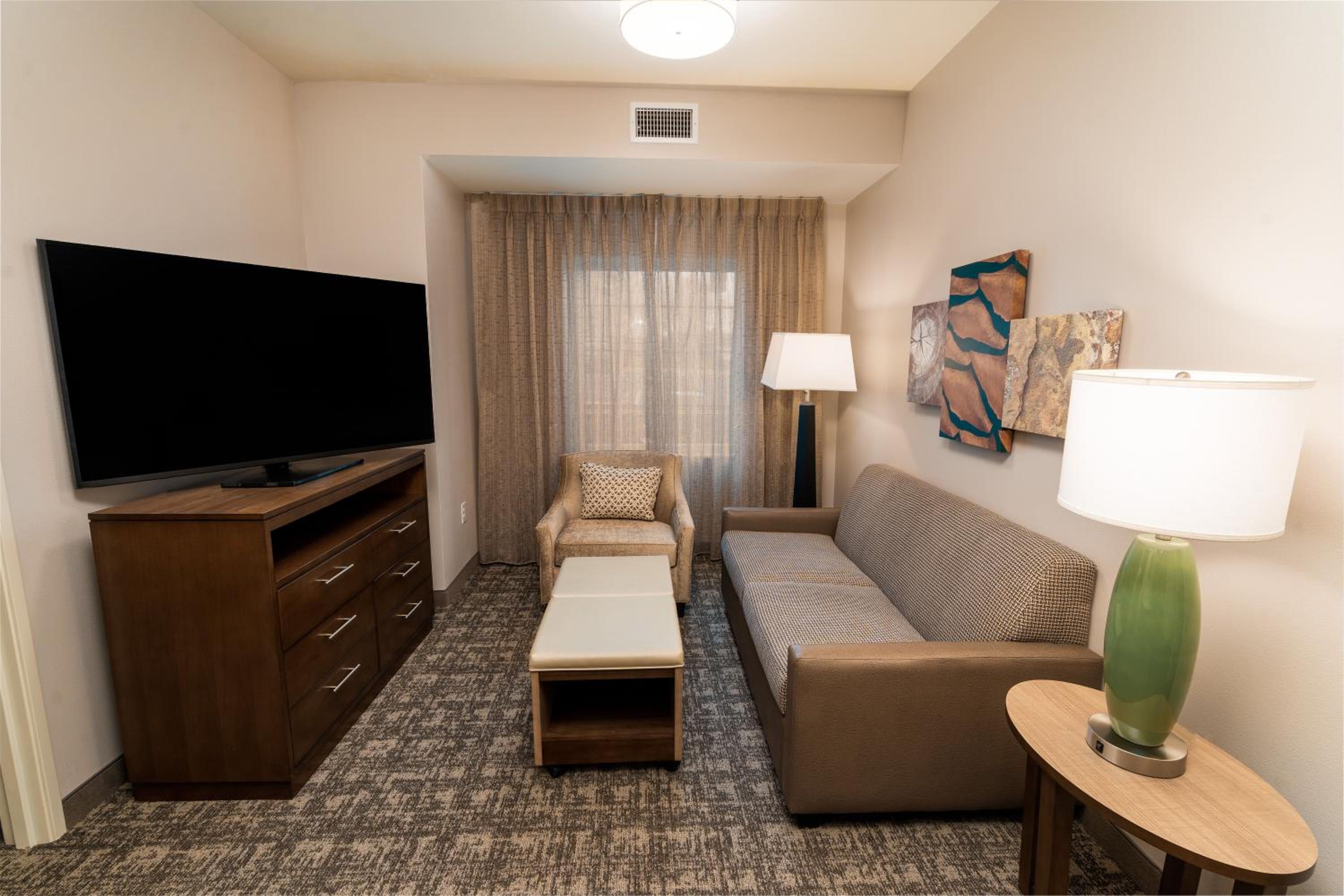 Two-Bedroom Suite - Photo 3