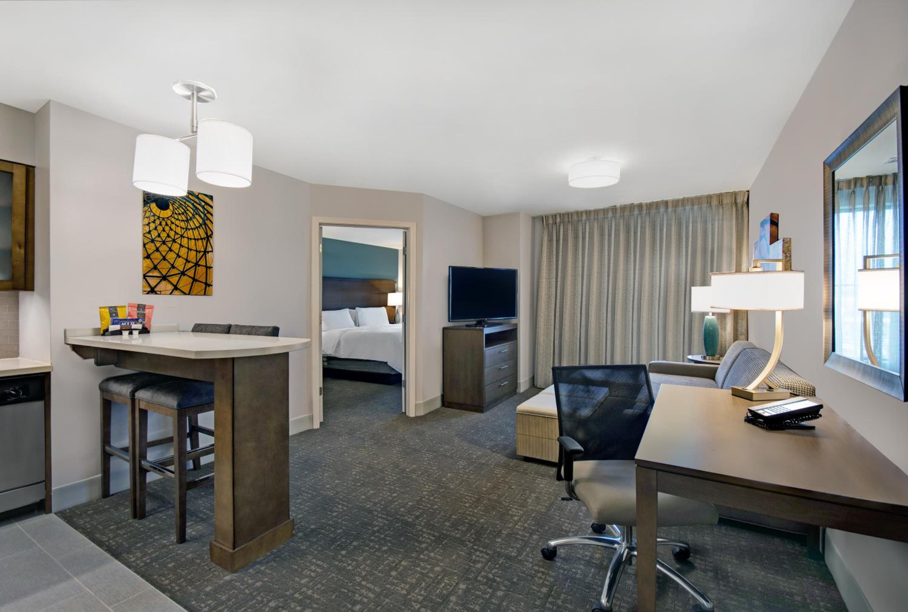 One-Bedroom King Suite - Photo 2