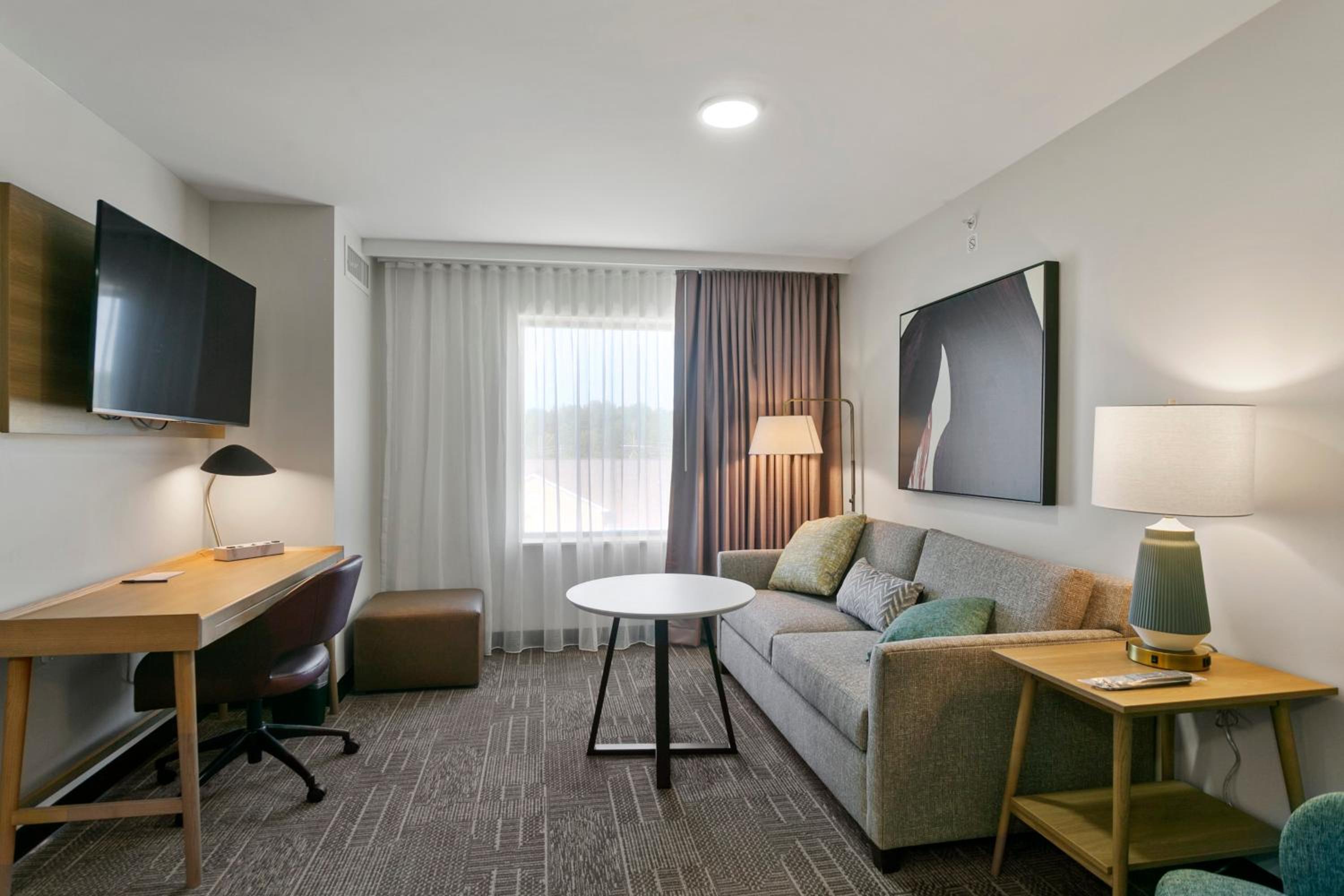 One-Bedroom King Suite - Photo 2