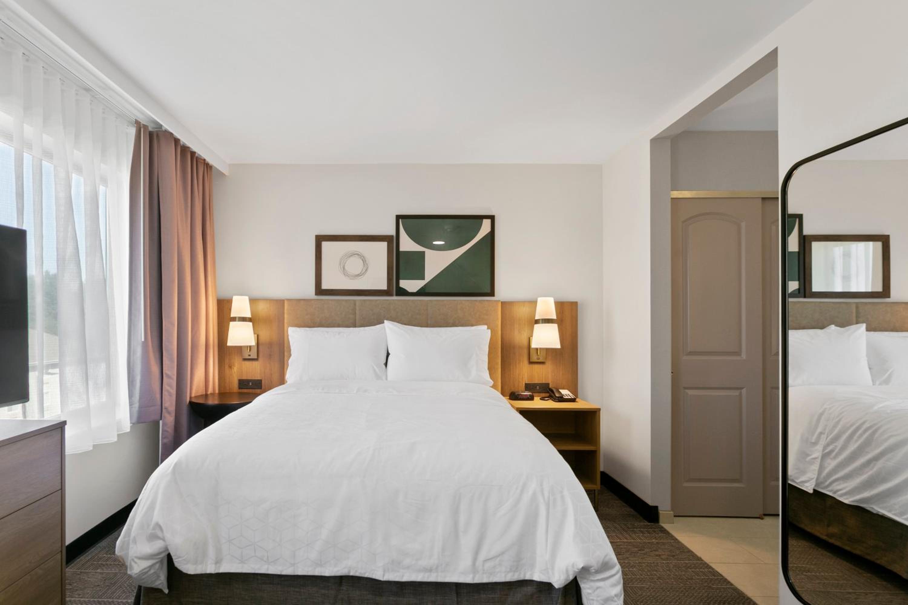 Studio Queen Suite - Photo 3
