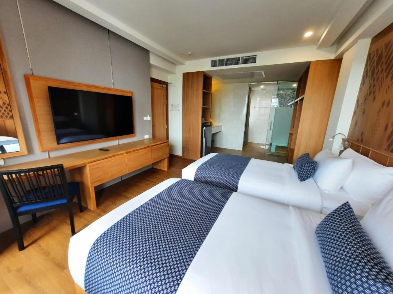 Deluxe Double or Twin Room with Balcony - Photo 12