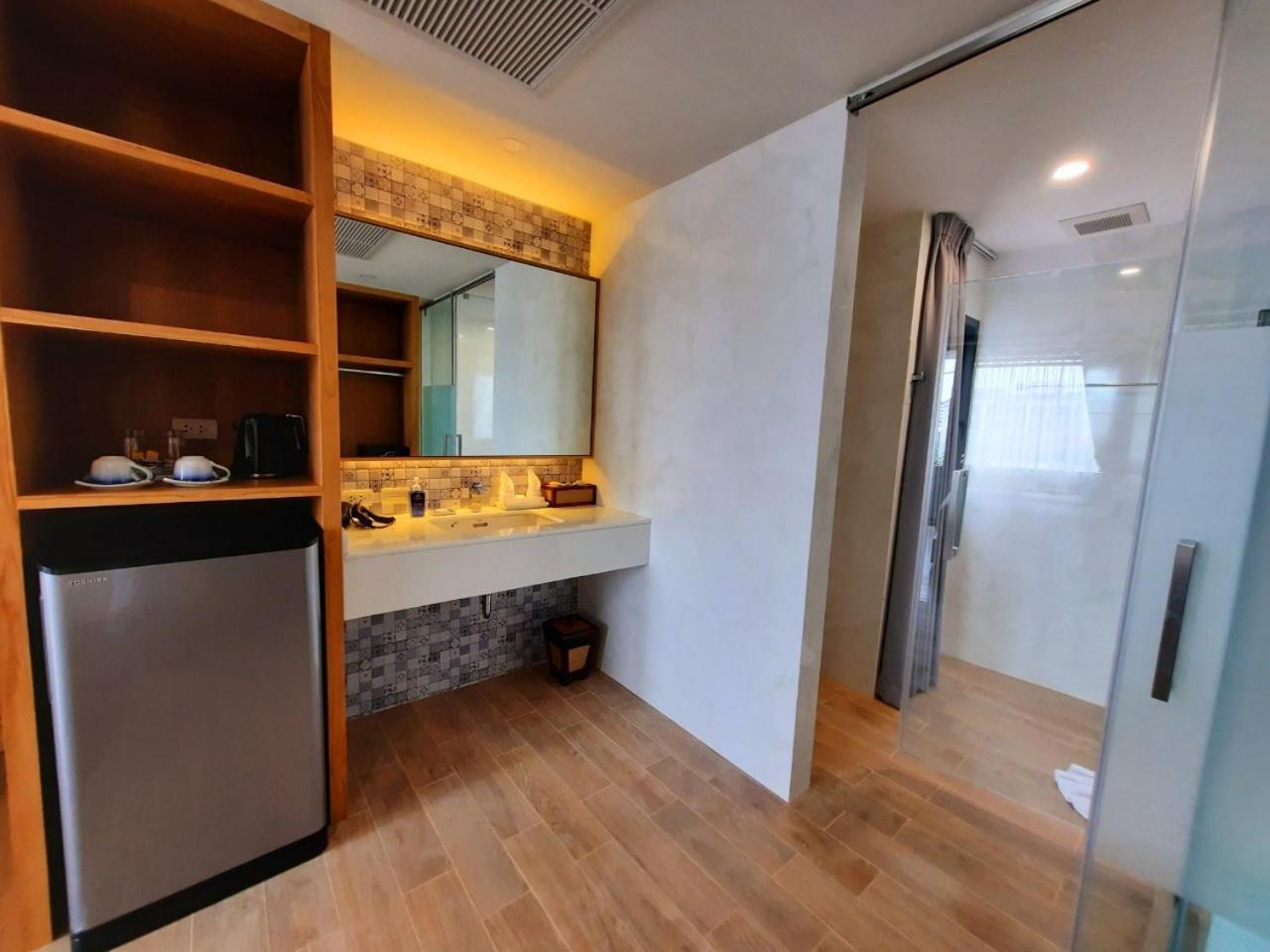 Deluxe Double or Twin Room with Balcony - Photo 7