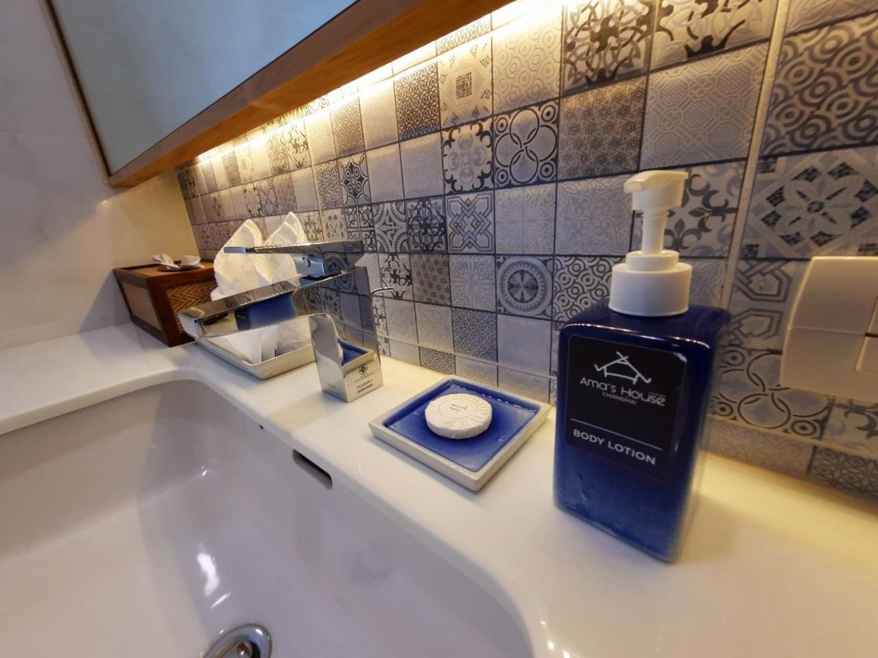 Grand Deluxe Double Room with Bath - Photo 5