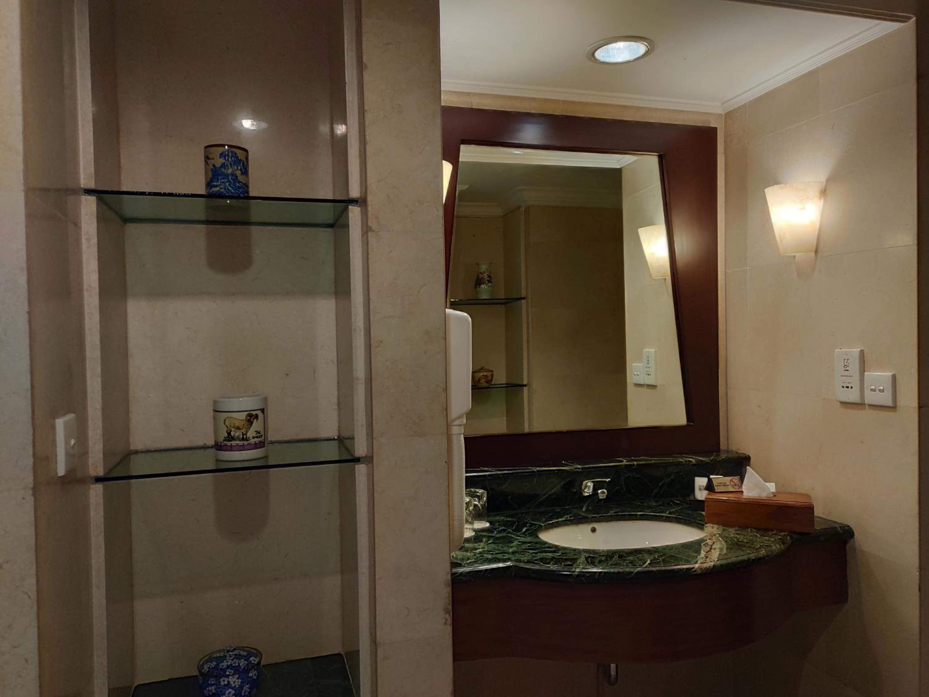 Deluxe Double or Twin Room - Photo 3