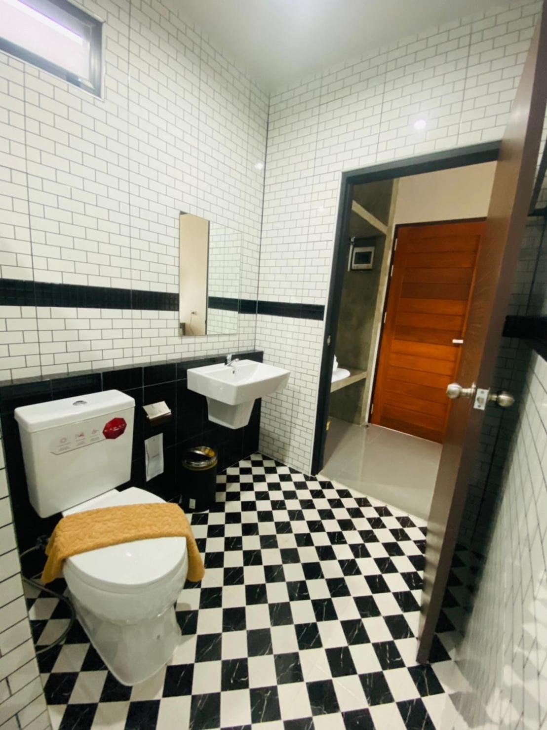 Deluxe Room - Photo 4