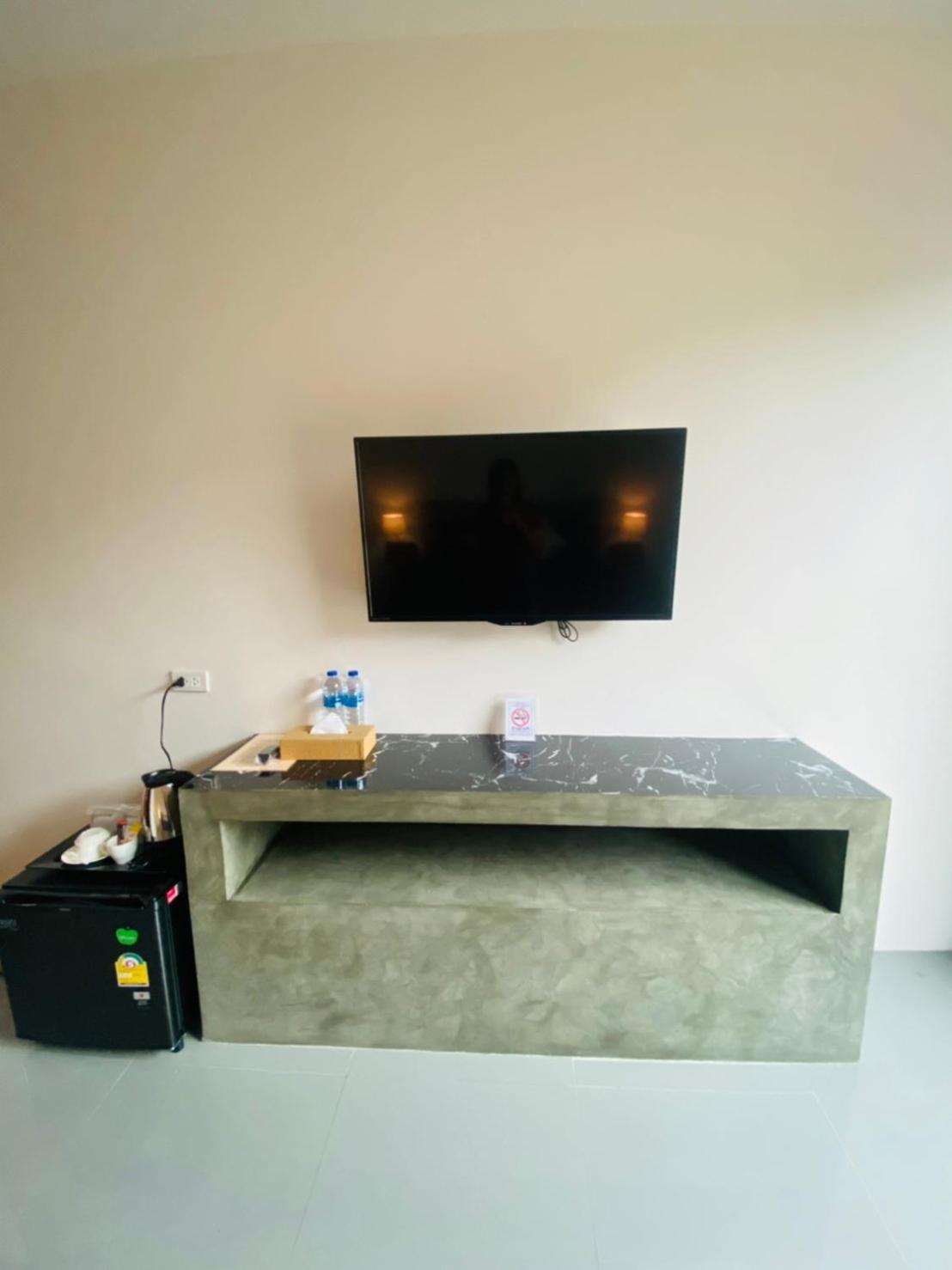 Deluxe Room - Photo 6