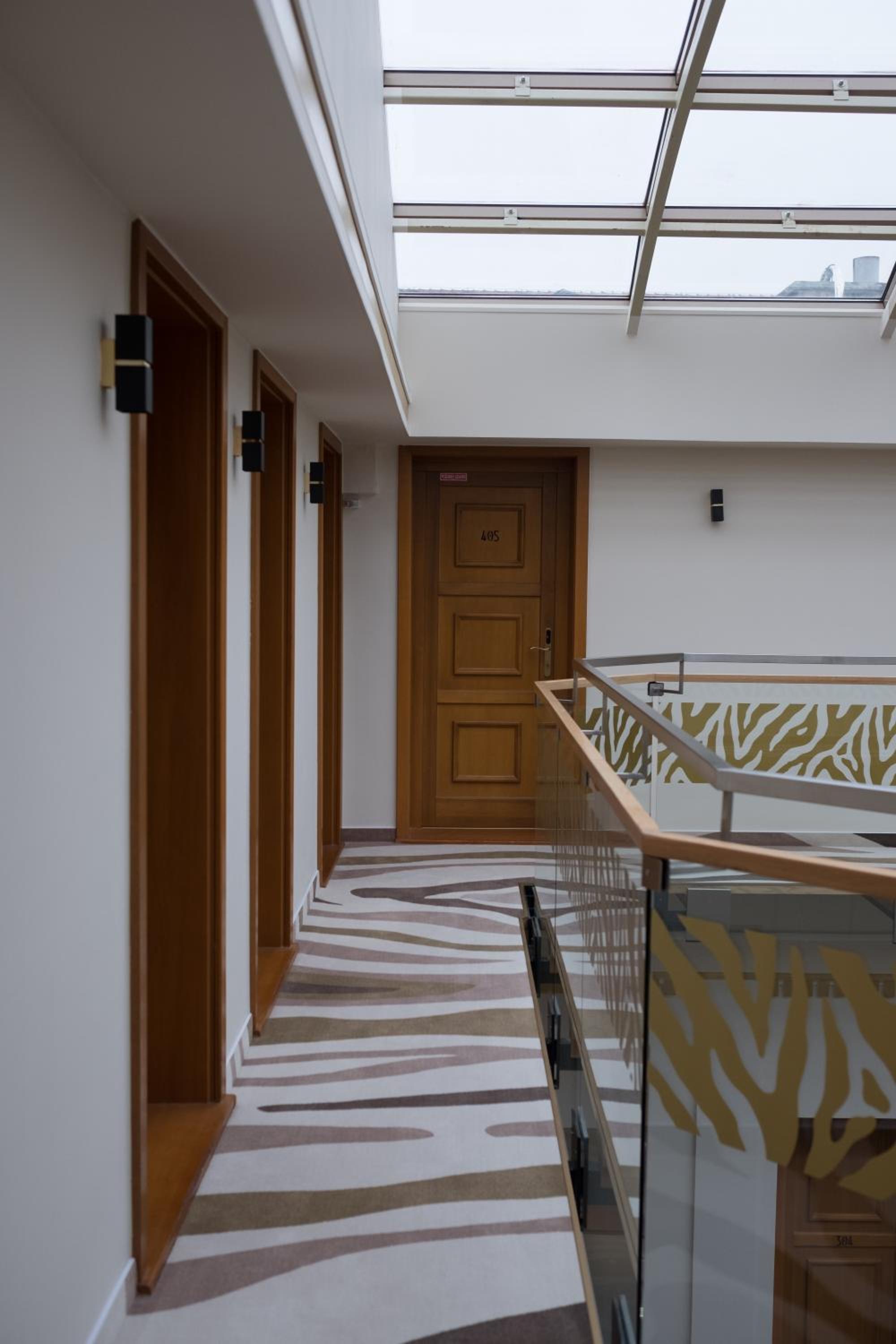 Double Room Atrium - Photo 11