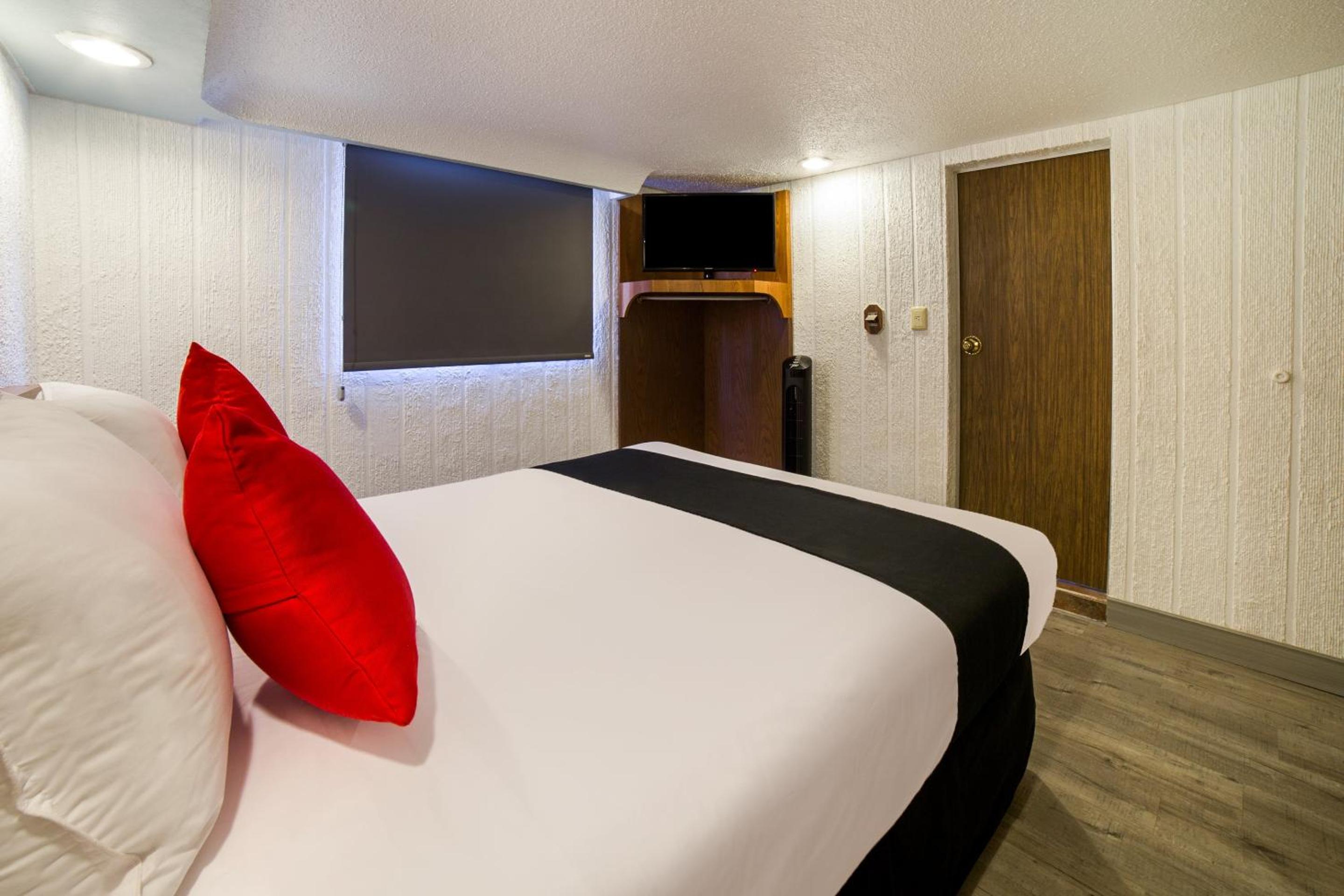 Standard Double Room - Photo 5