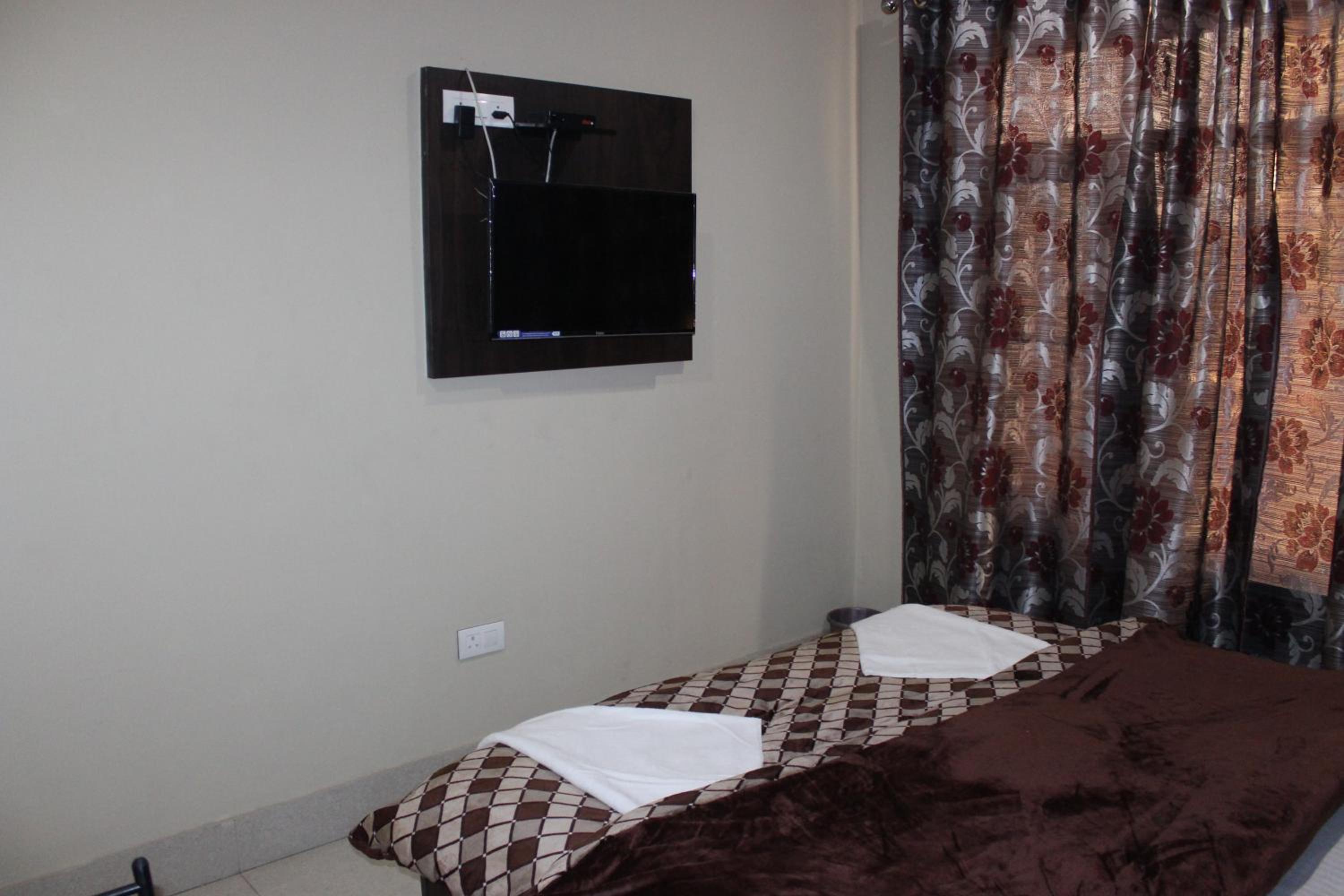 Deluxe Double Room - Photo 8