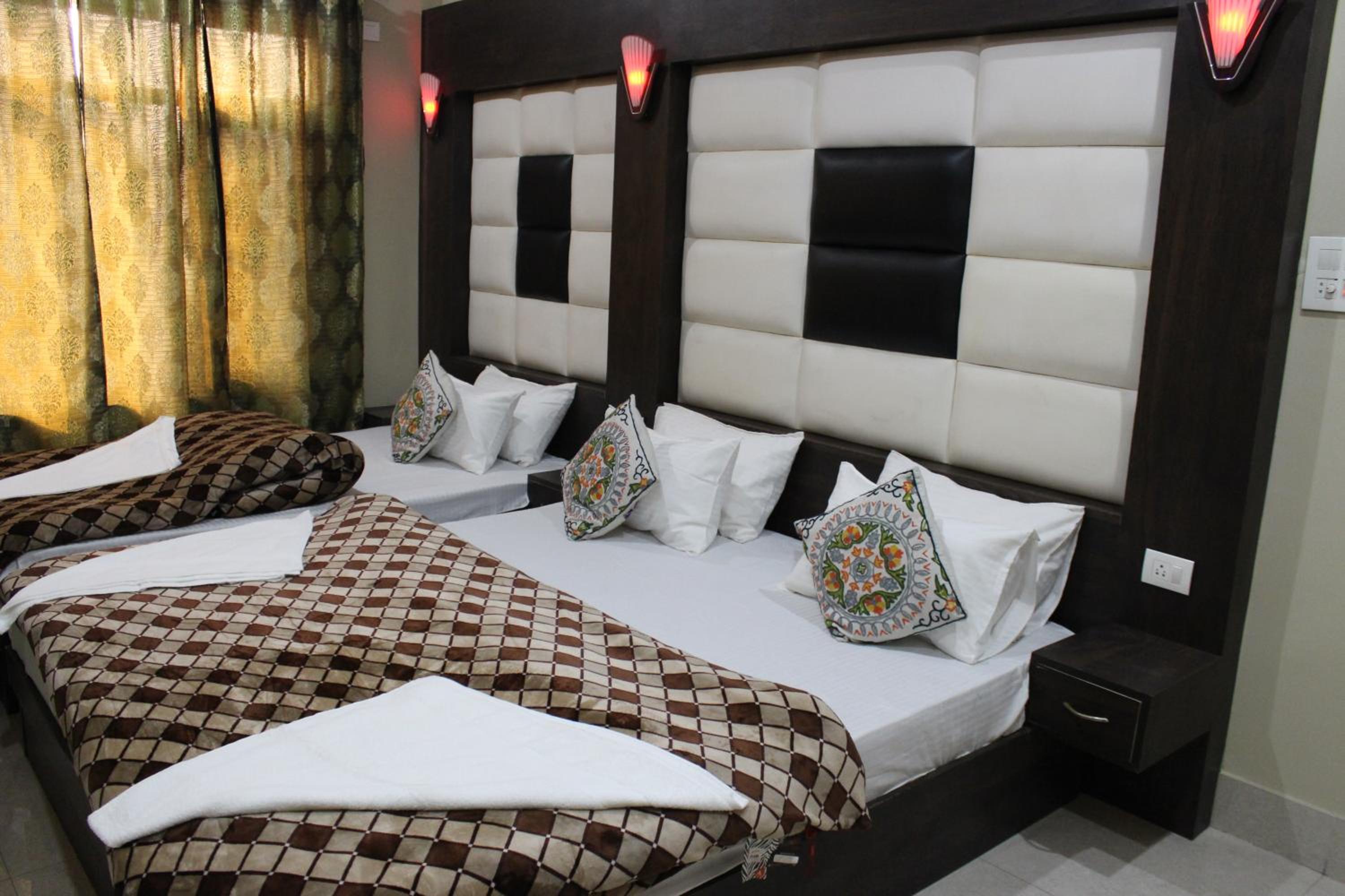 Classic Triple Room - Photo 1