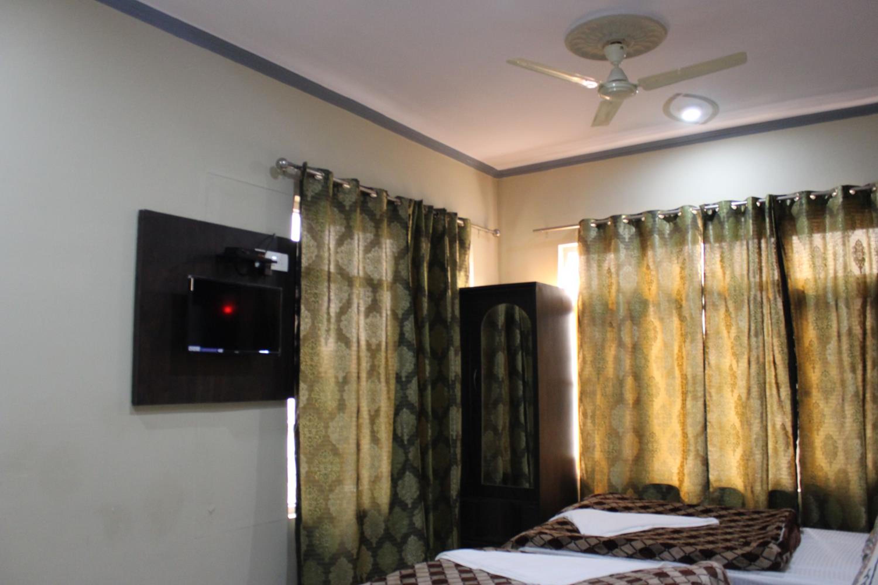 Classic Triple Room - Photo 7
