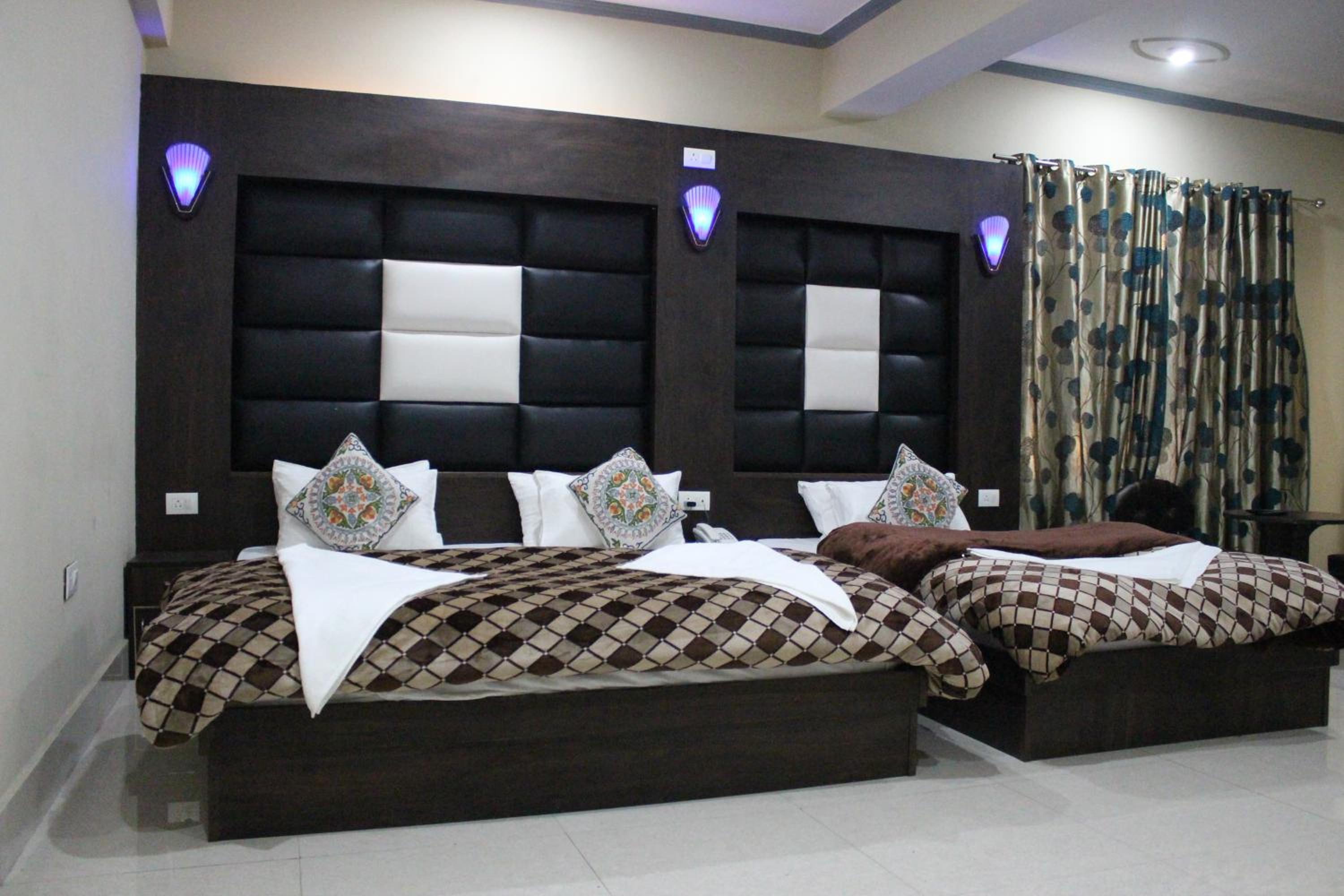 Classic Triple Room - Photo 4