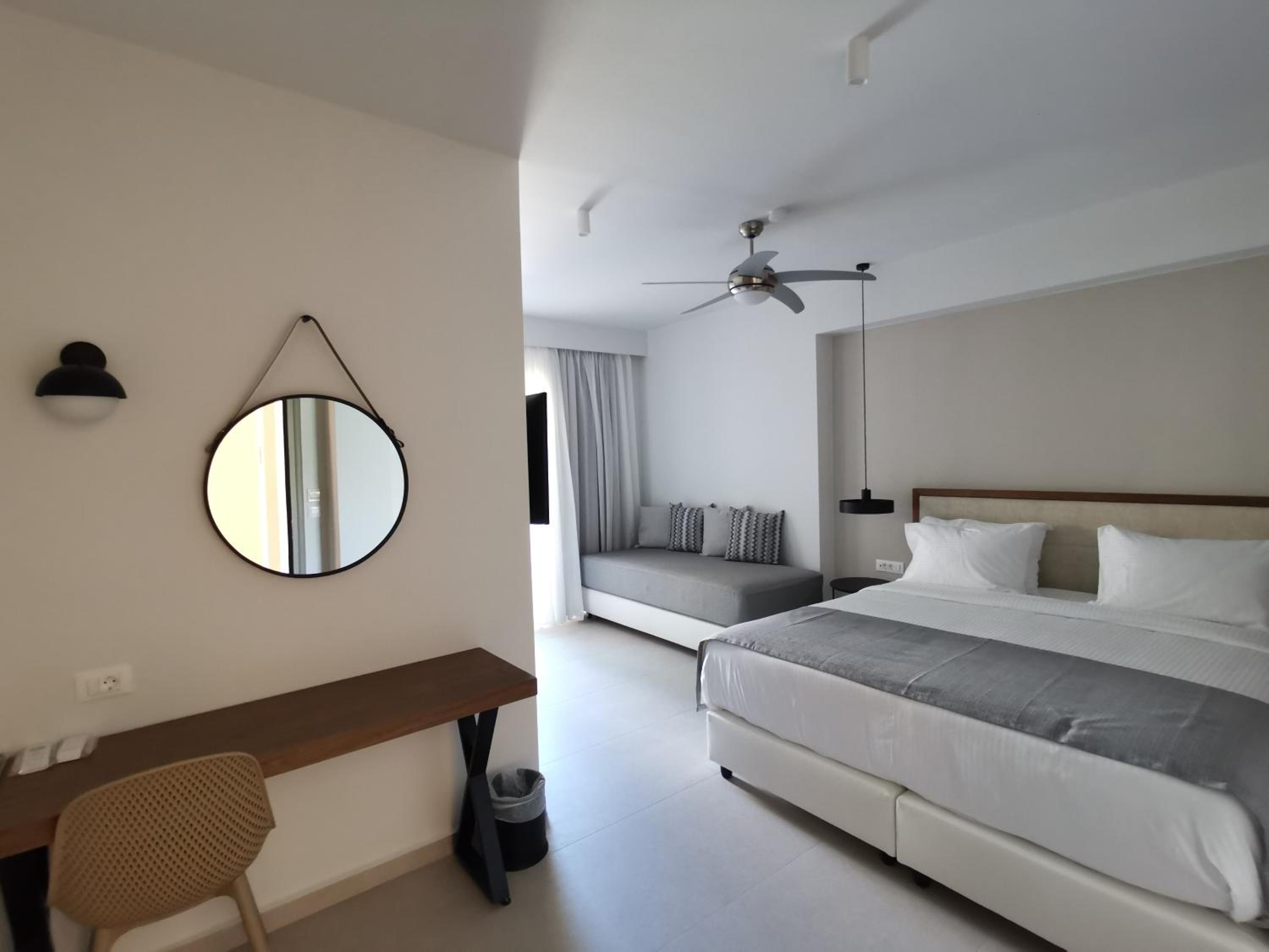 Superior Double Room - Photo 2