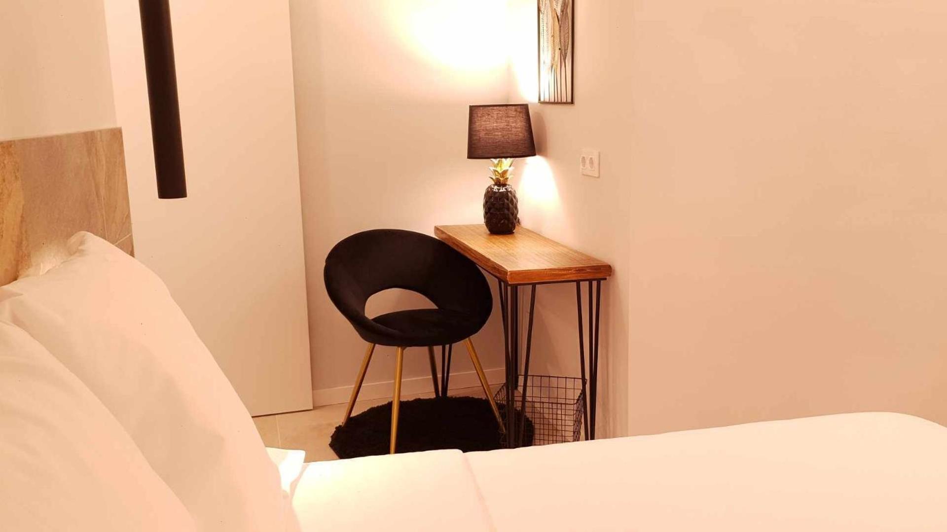 Economy Double Room - Photo 13