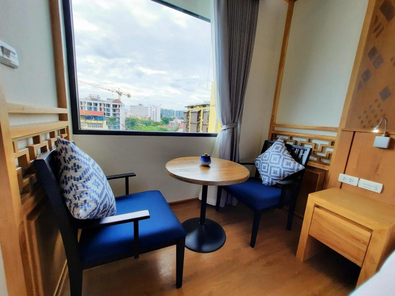 Grand Deluxe Double Room with Bath - Photo 2