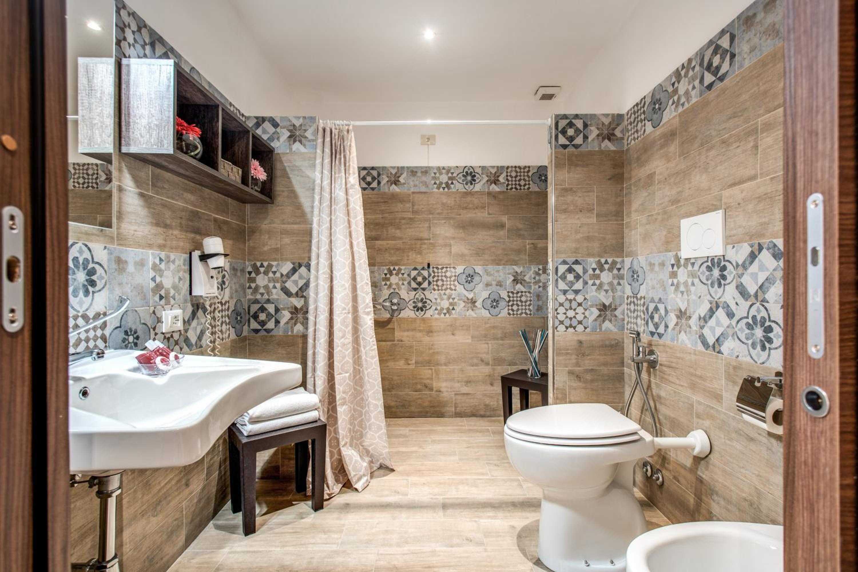 Double or Twin Room - Disability Access thumbnail 5