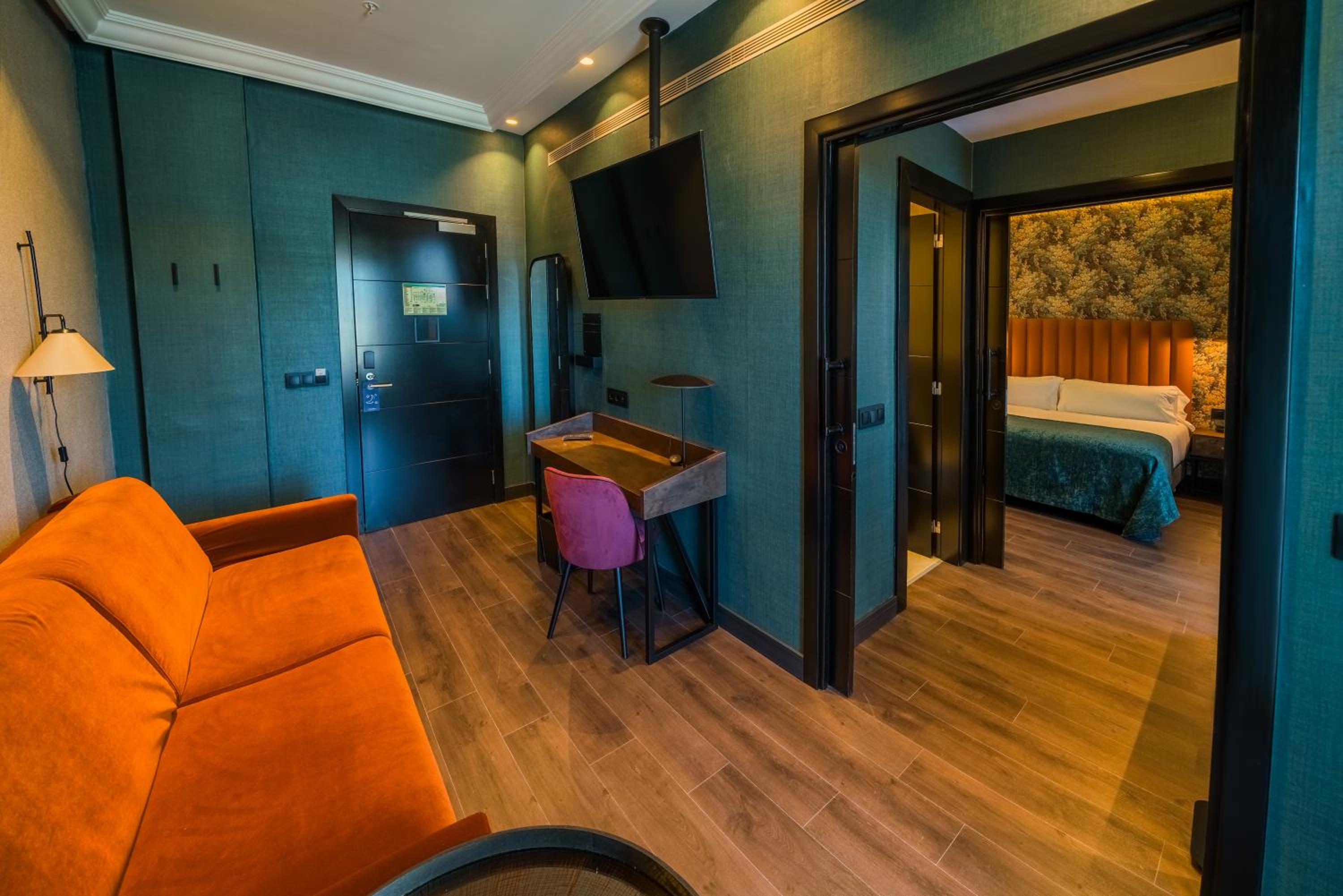 Junior Suite with Terrace and Sea View photo 3
