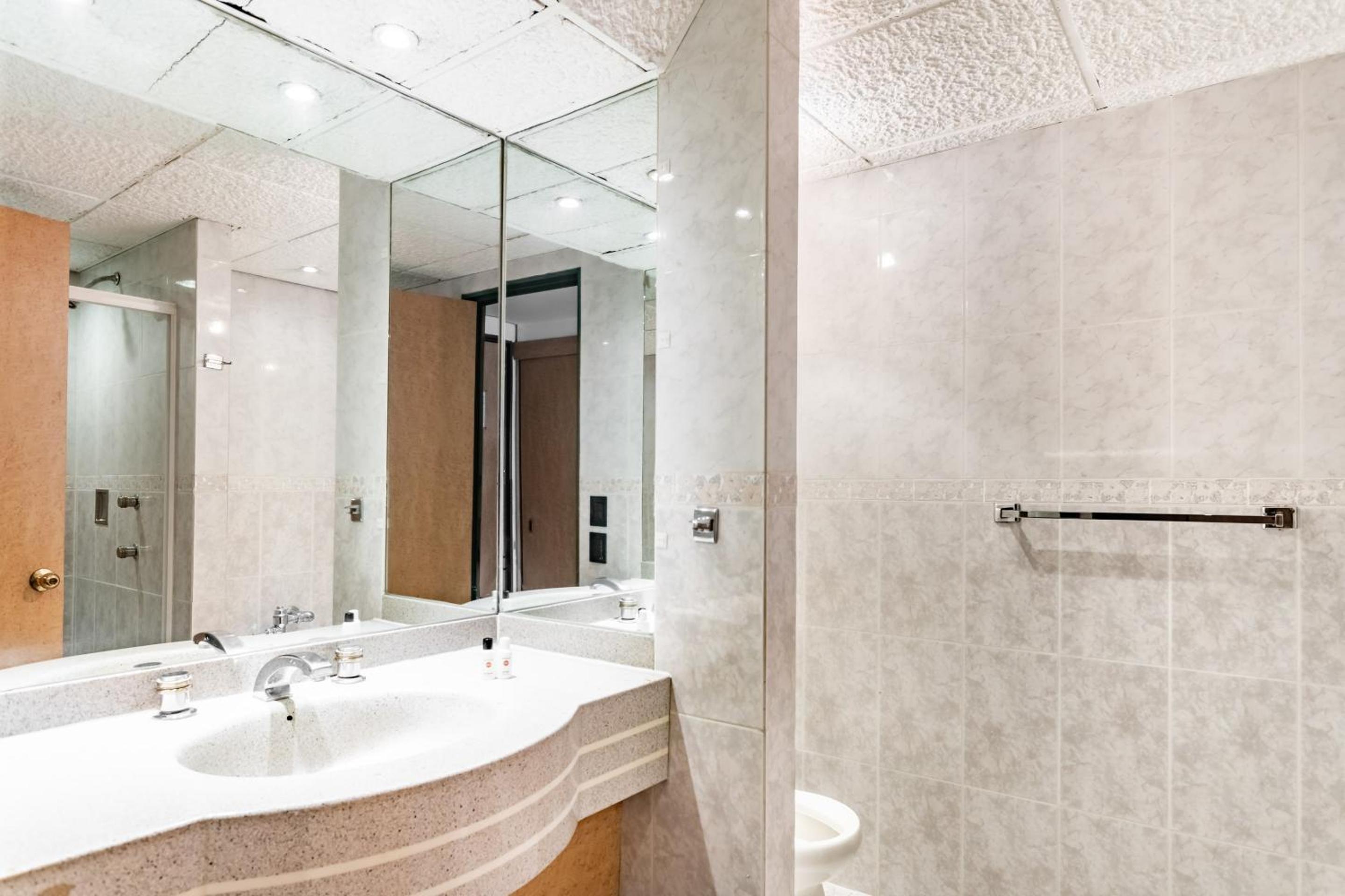 Deluxe with Jacuzzi - Photo 9
