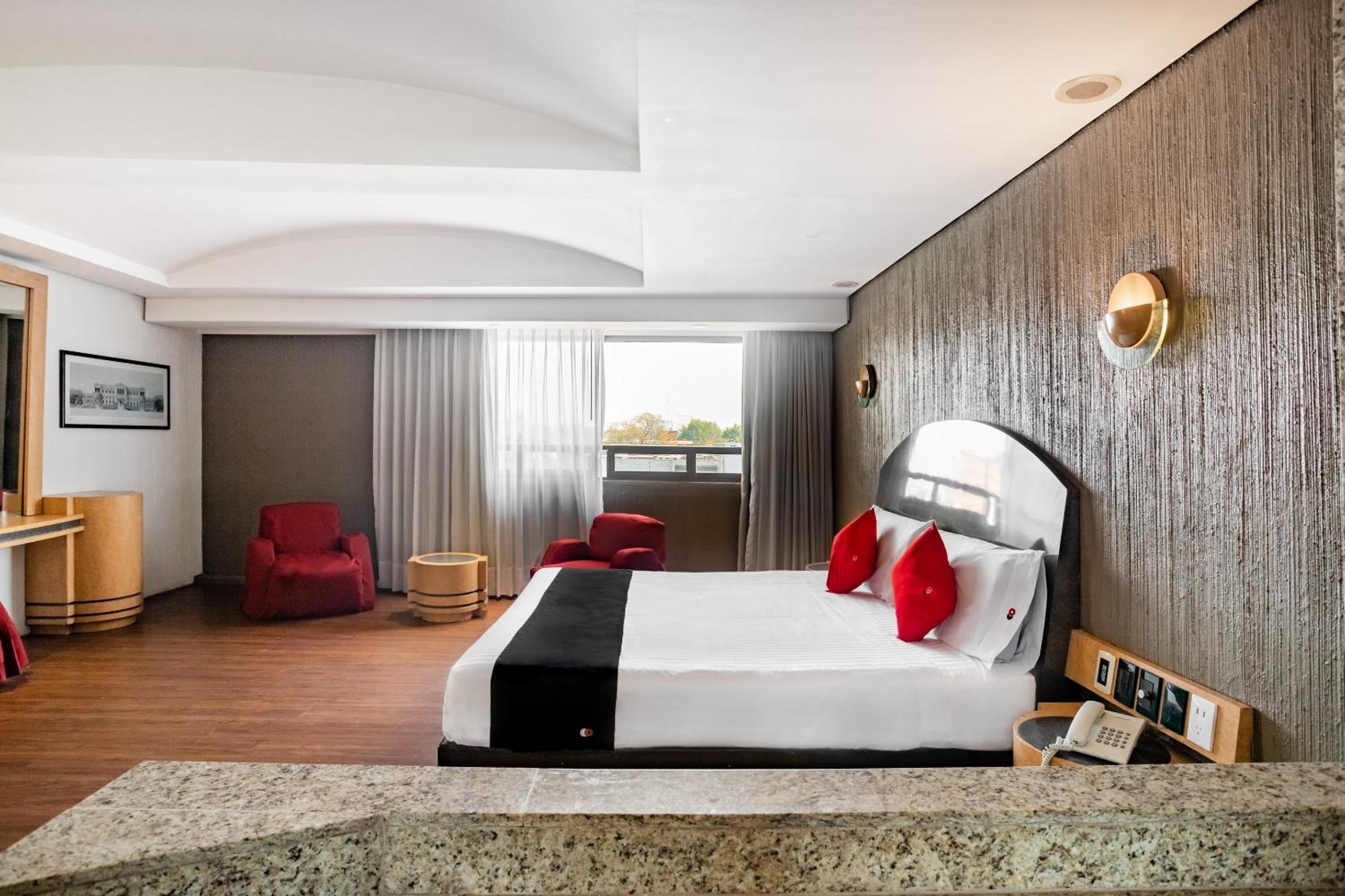 Deluxe with Jacuzzi - Photo 7