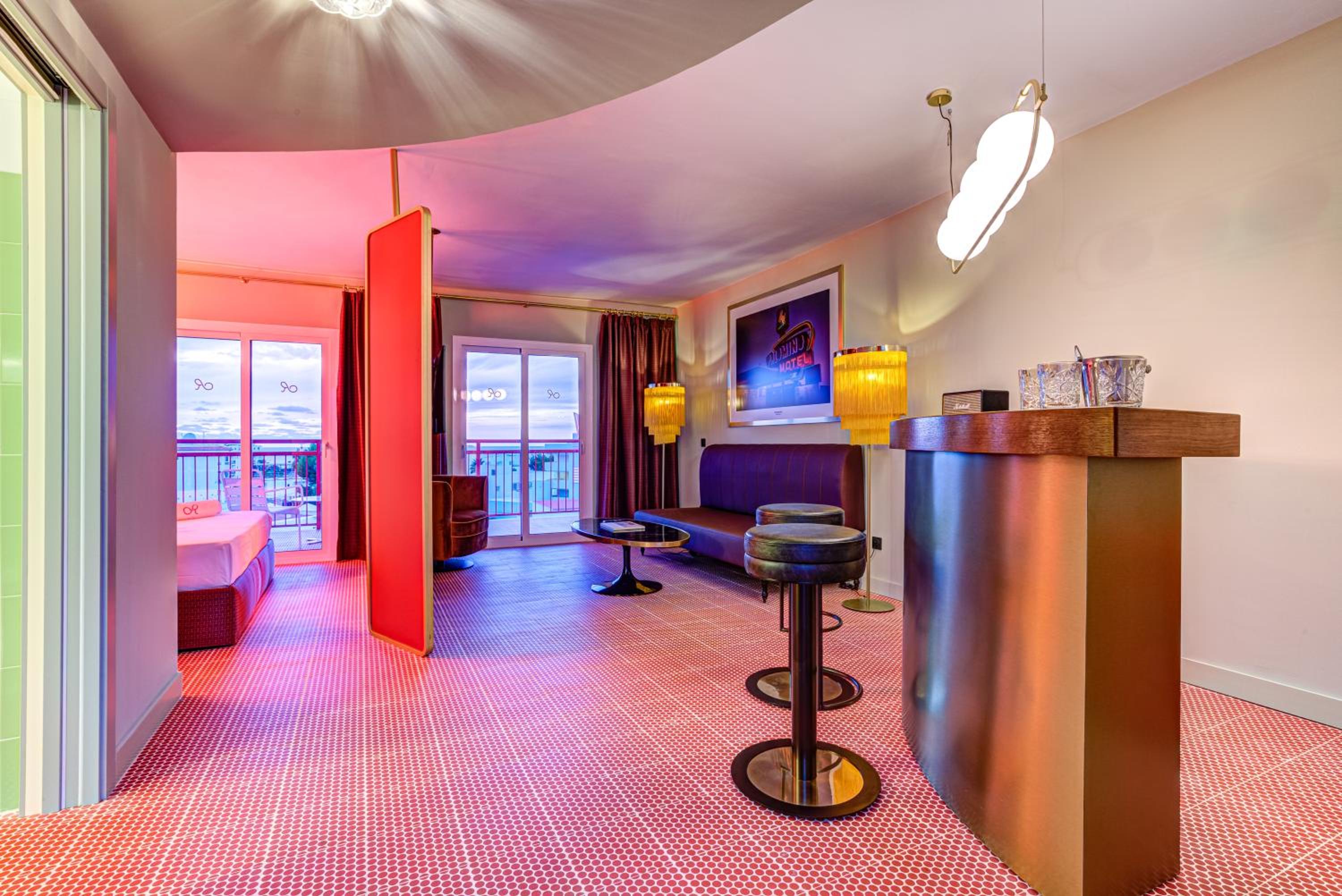 Suite - Photo 5