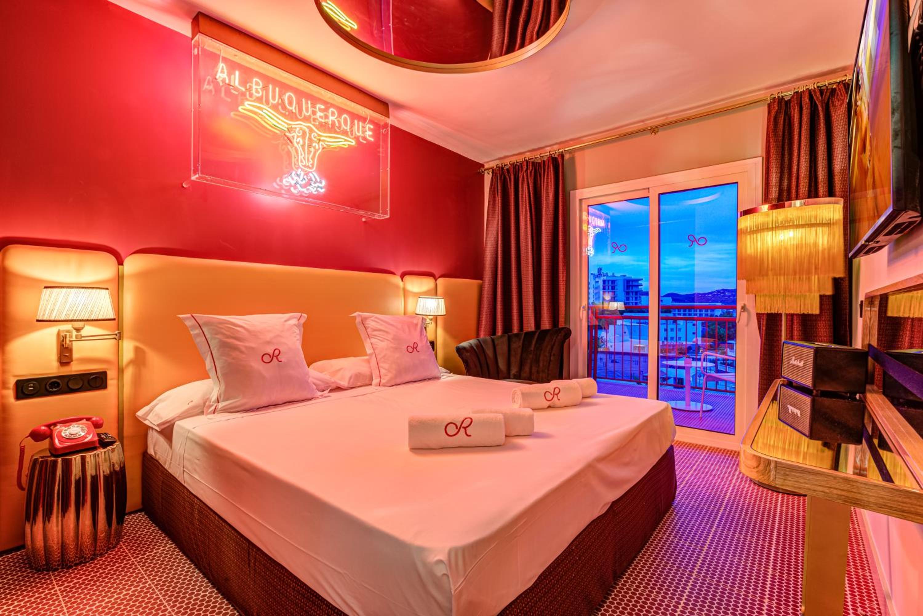 Double Room - Photo 2