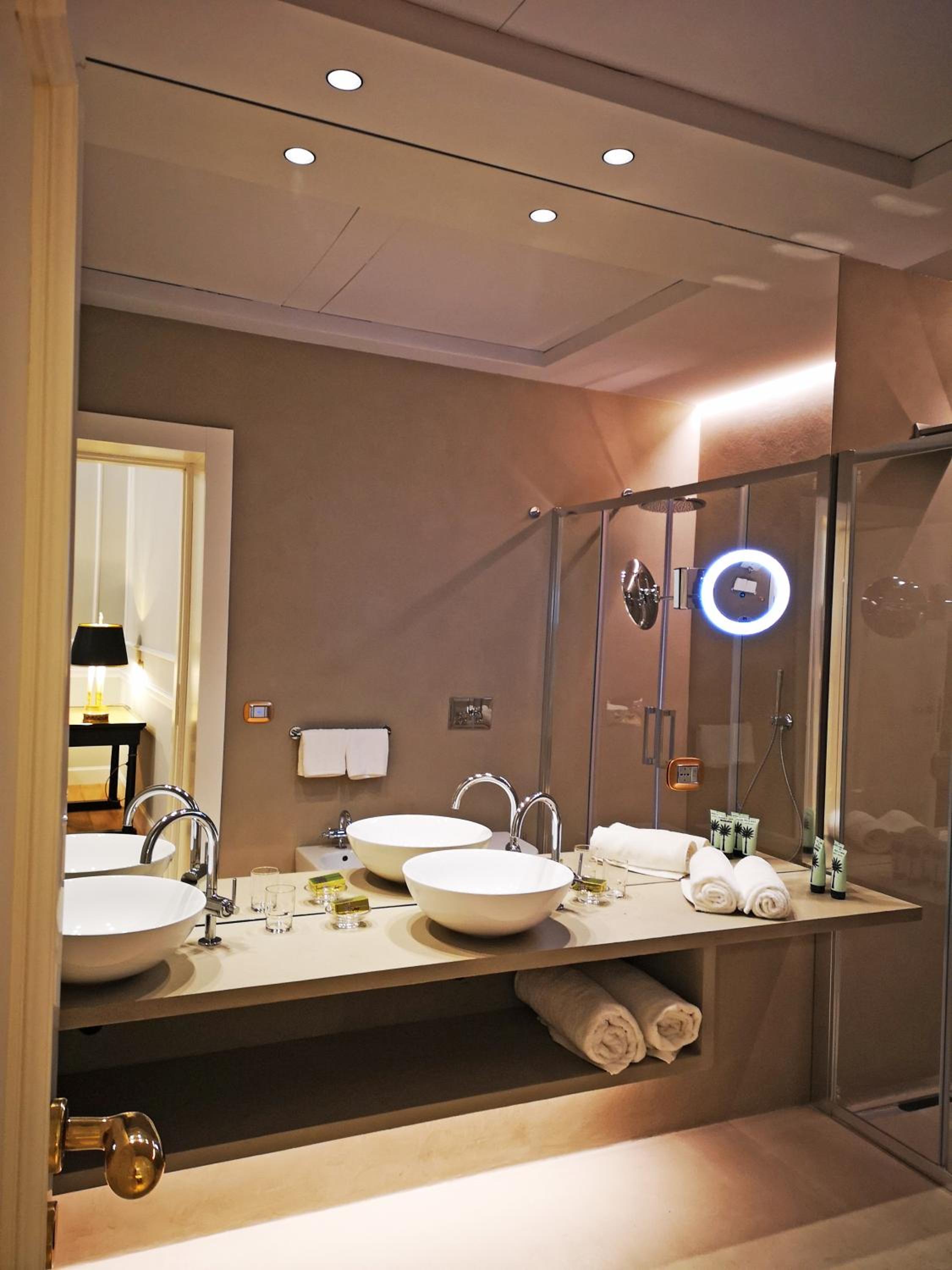 Suite - Photo 4