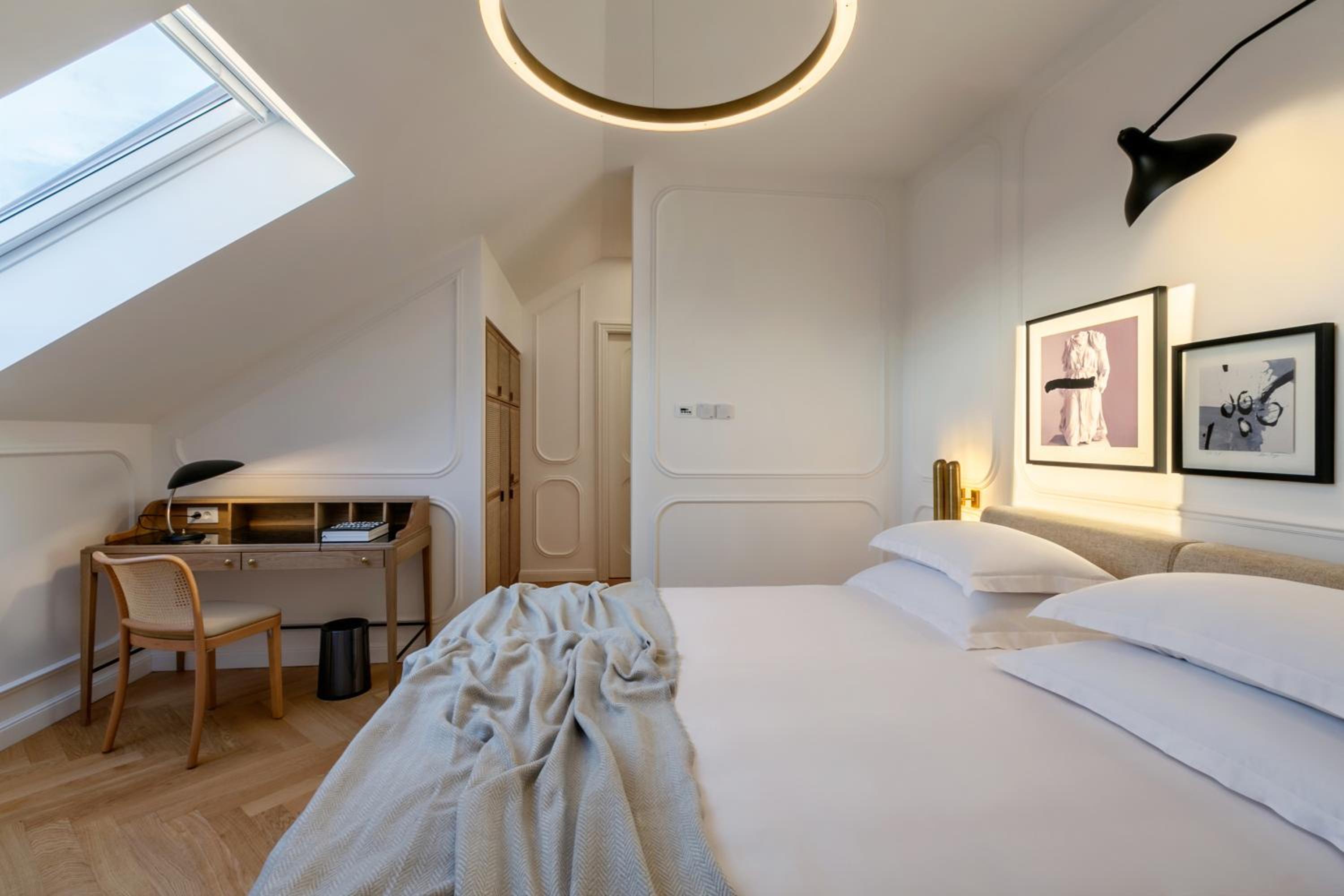 Loft Room - Photo 3