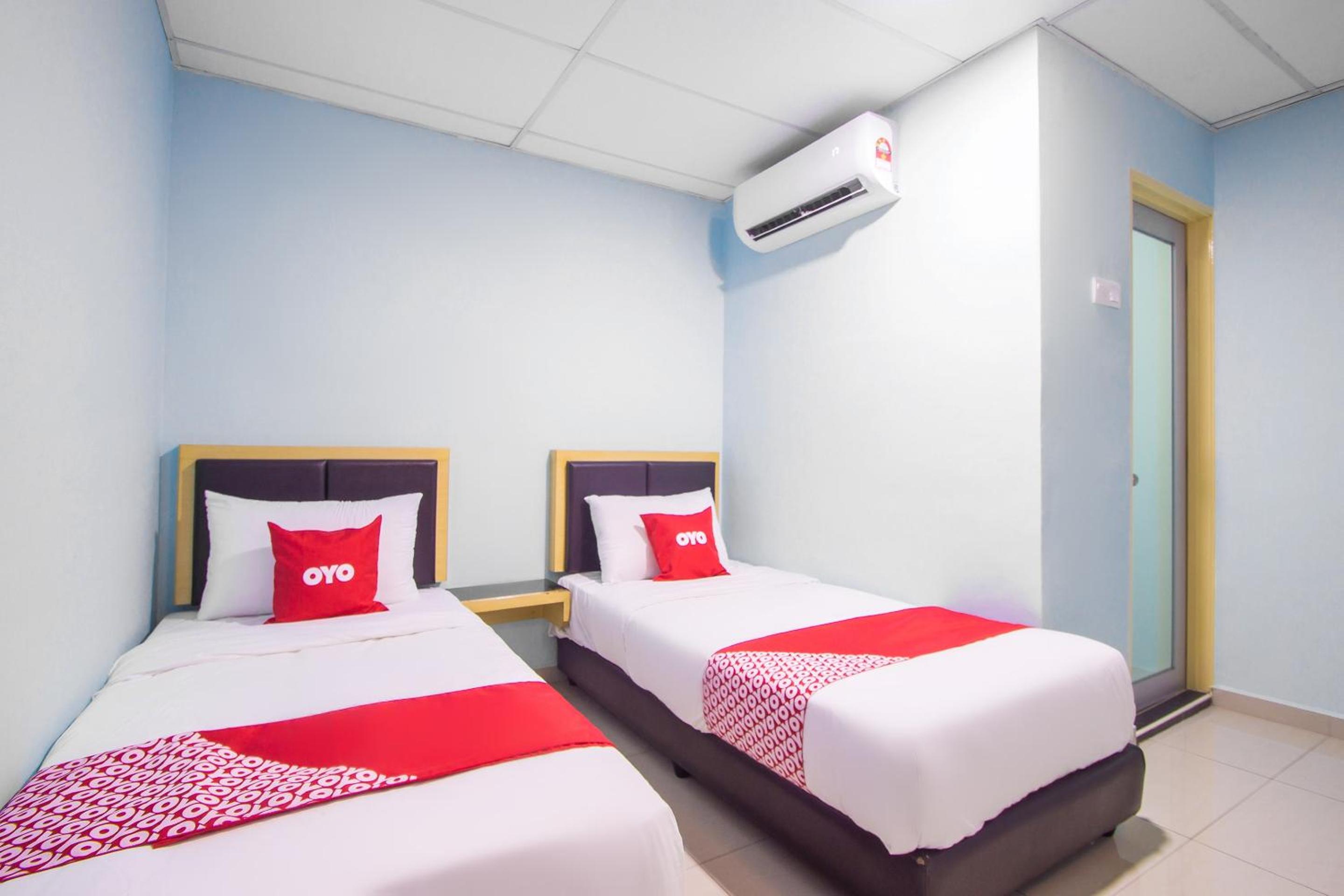 Standard Twin Room - Photo 5