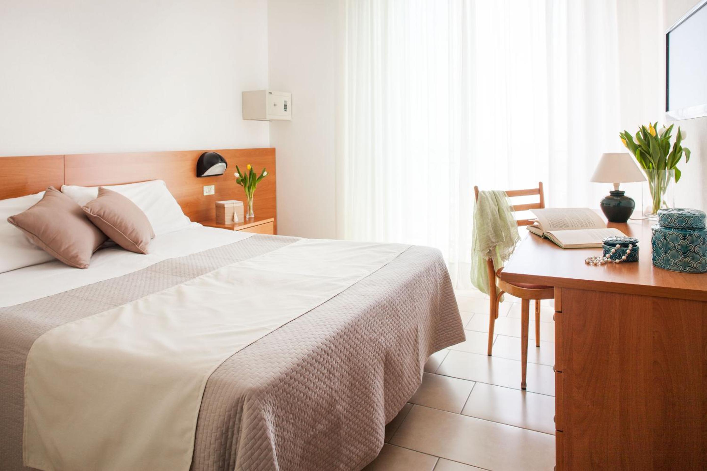 Double Room with Balcony and Sea View photo 2