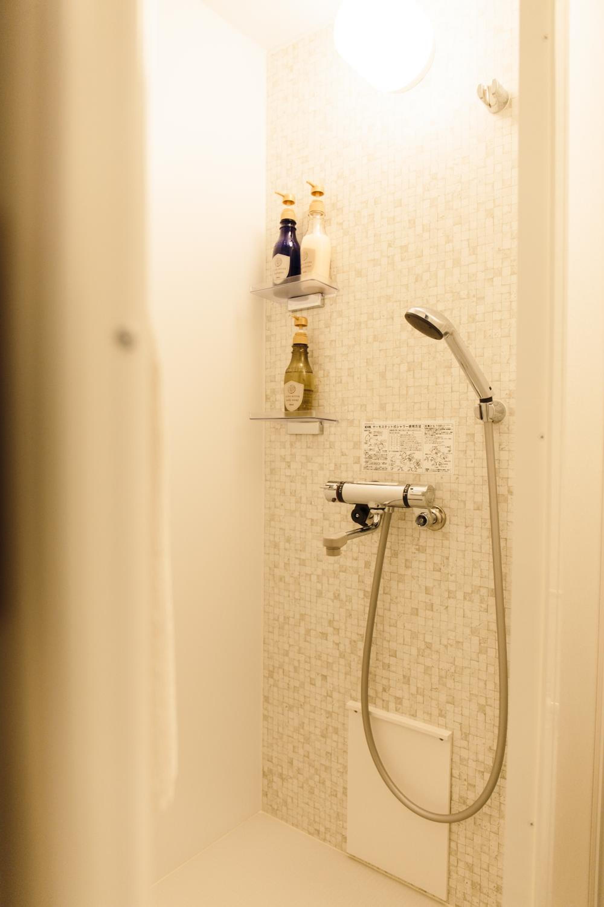 Standard Twin Room - Photo 13