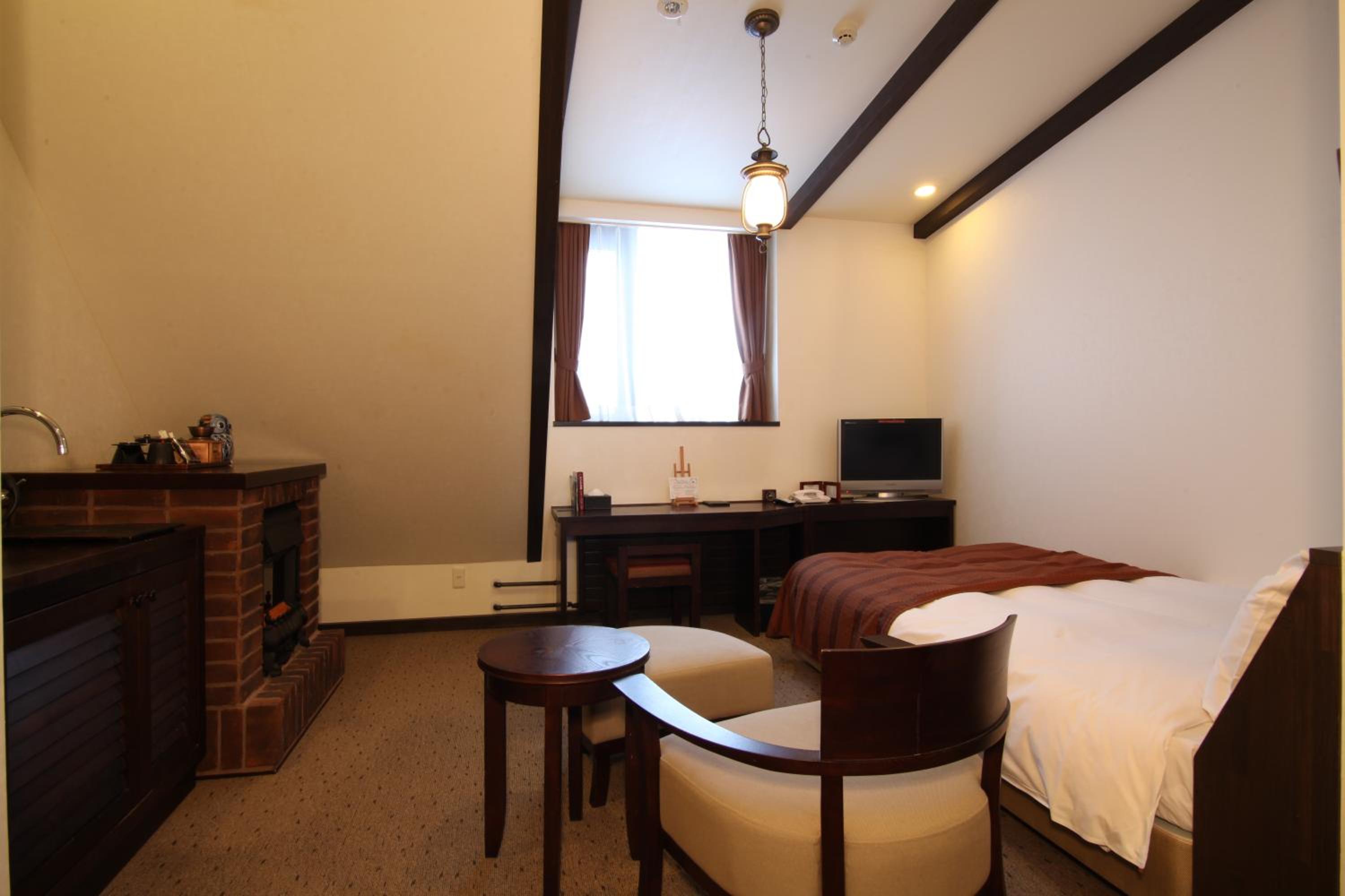 Double Room - Photo 5