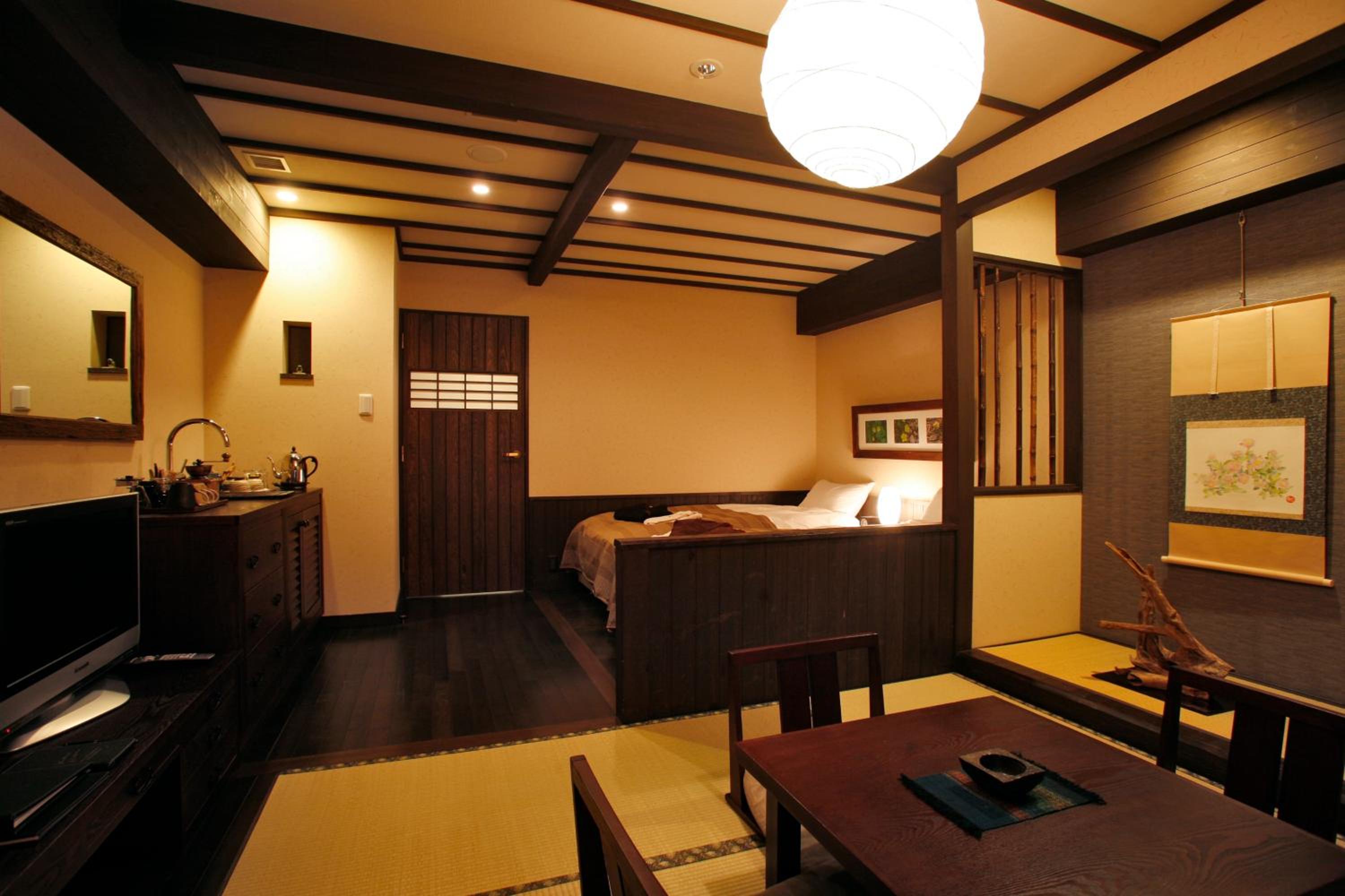 Room with Tatami Area - Photo 4