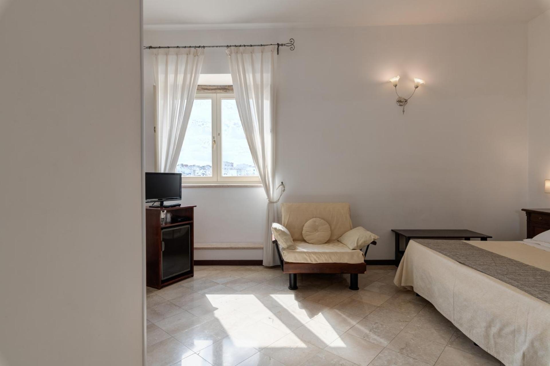 Classic Double Room - Photo 24