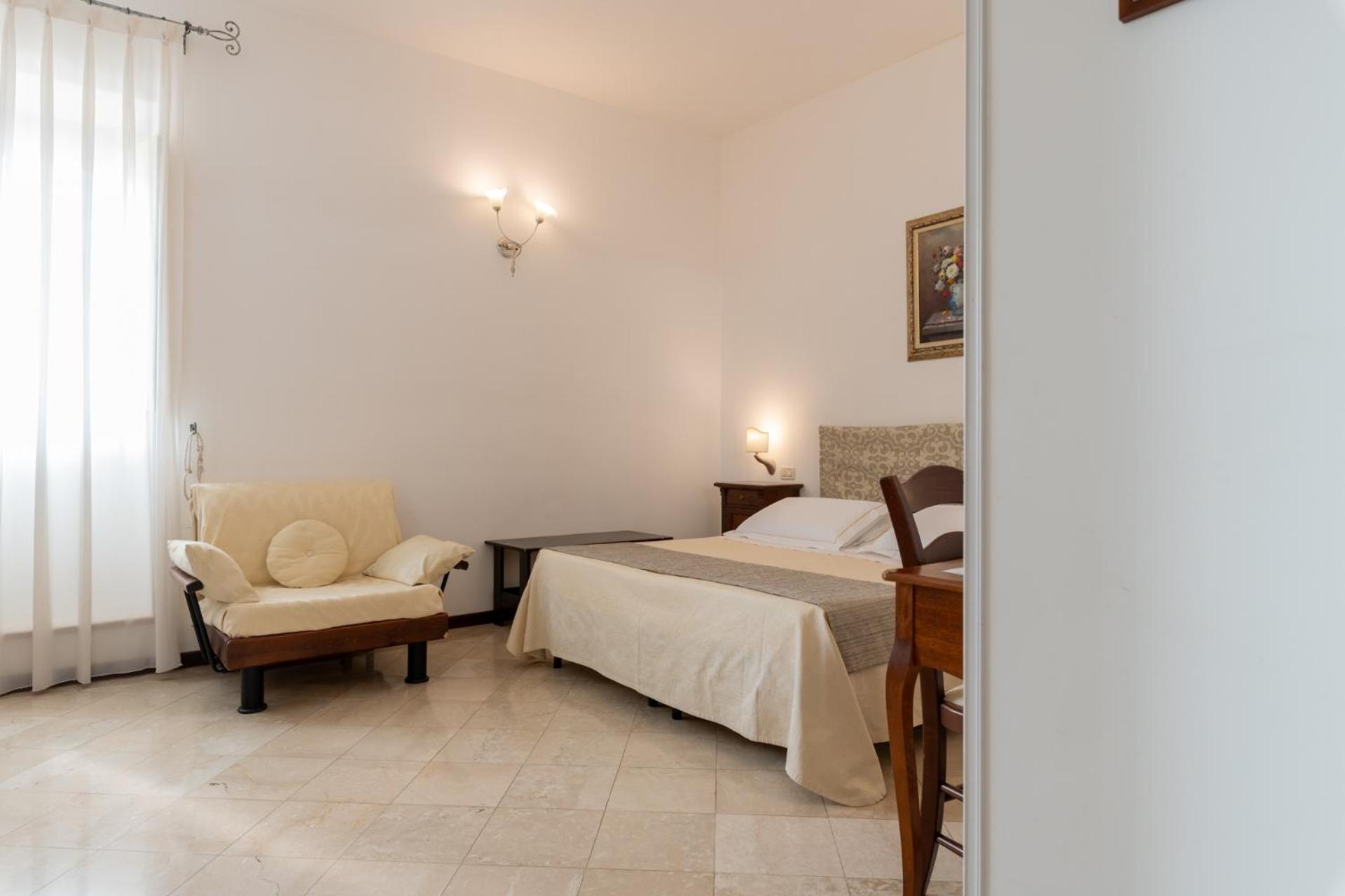 Classic Double Room - Photo 3