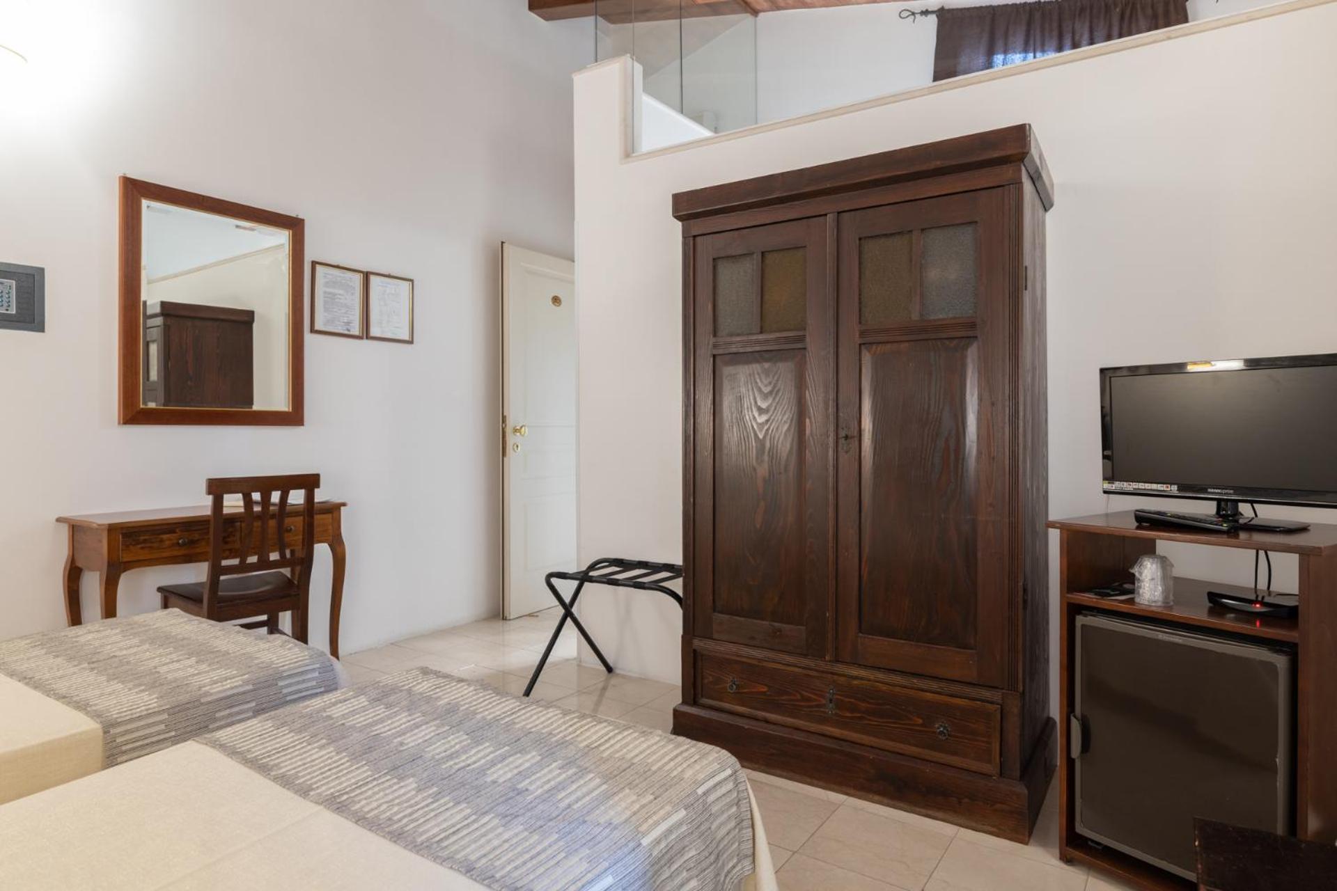 Classic Double Room - Photo 25