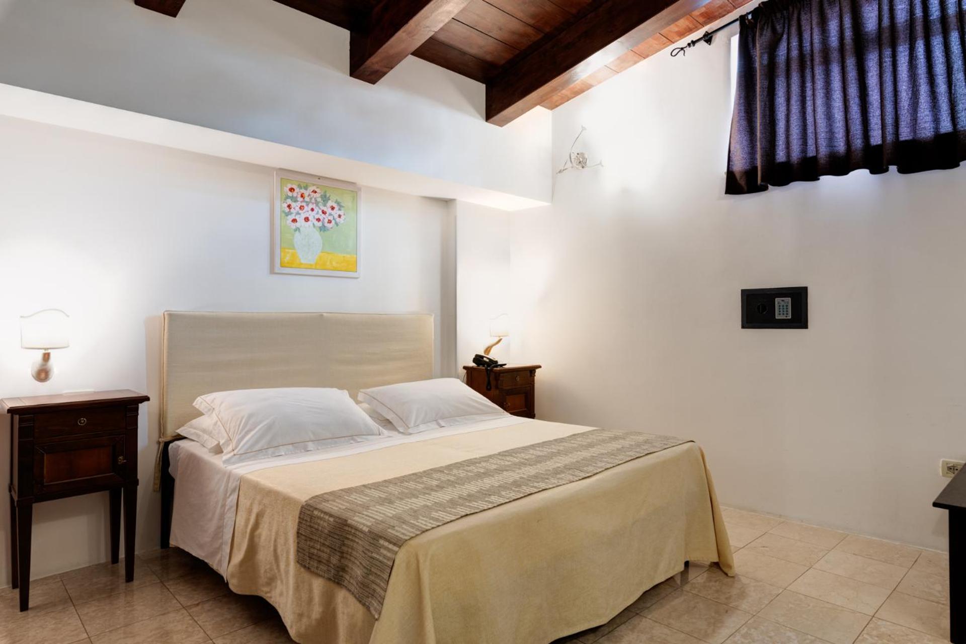 Classic Double Room - Photo 5