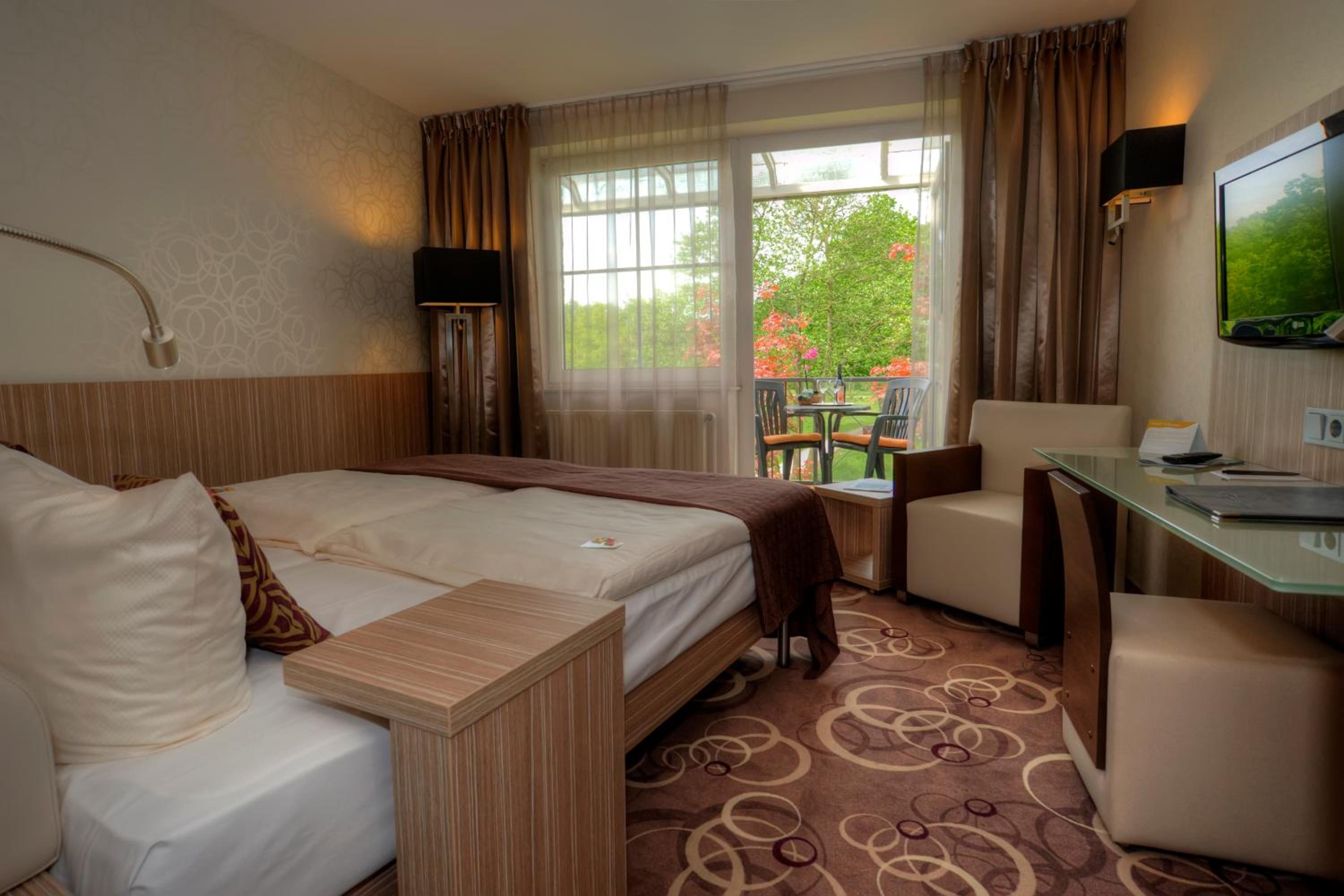 Comfort Room With Balcony Or Terrace