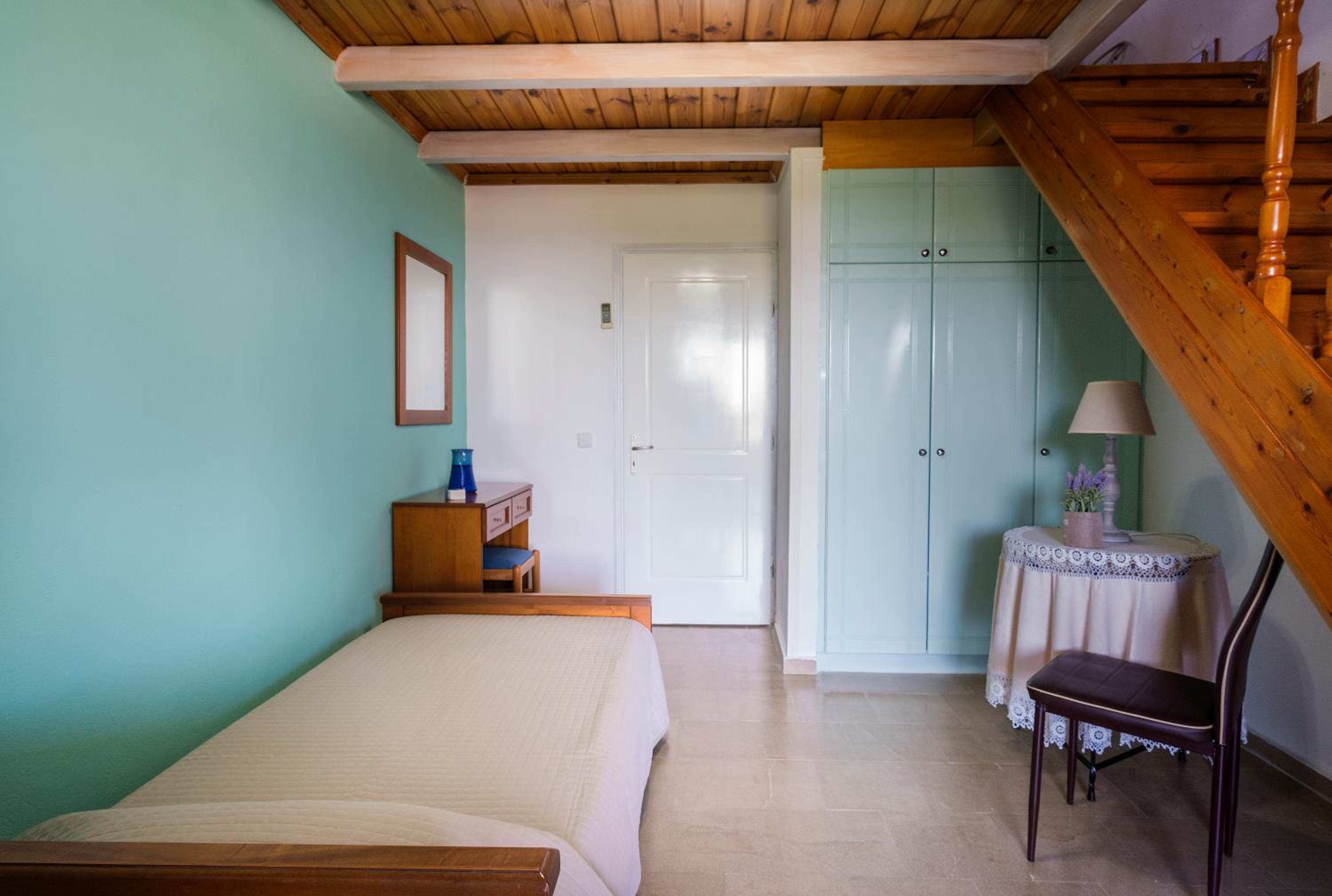 Two-Bedroom Apartment - Photo 7