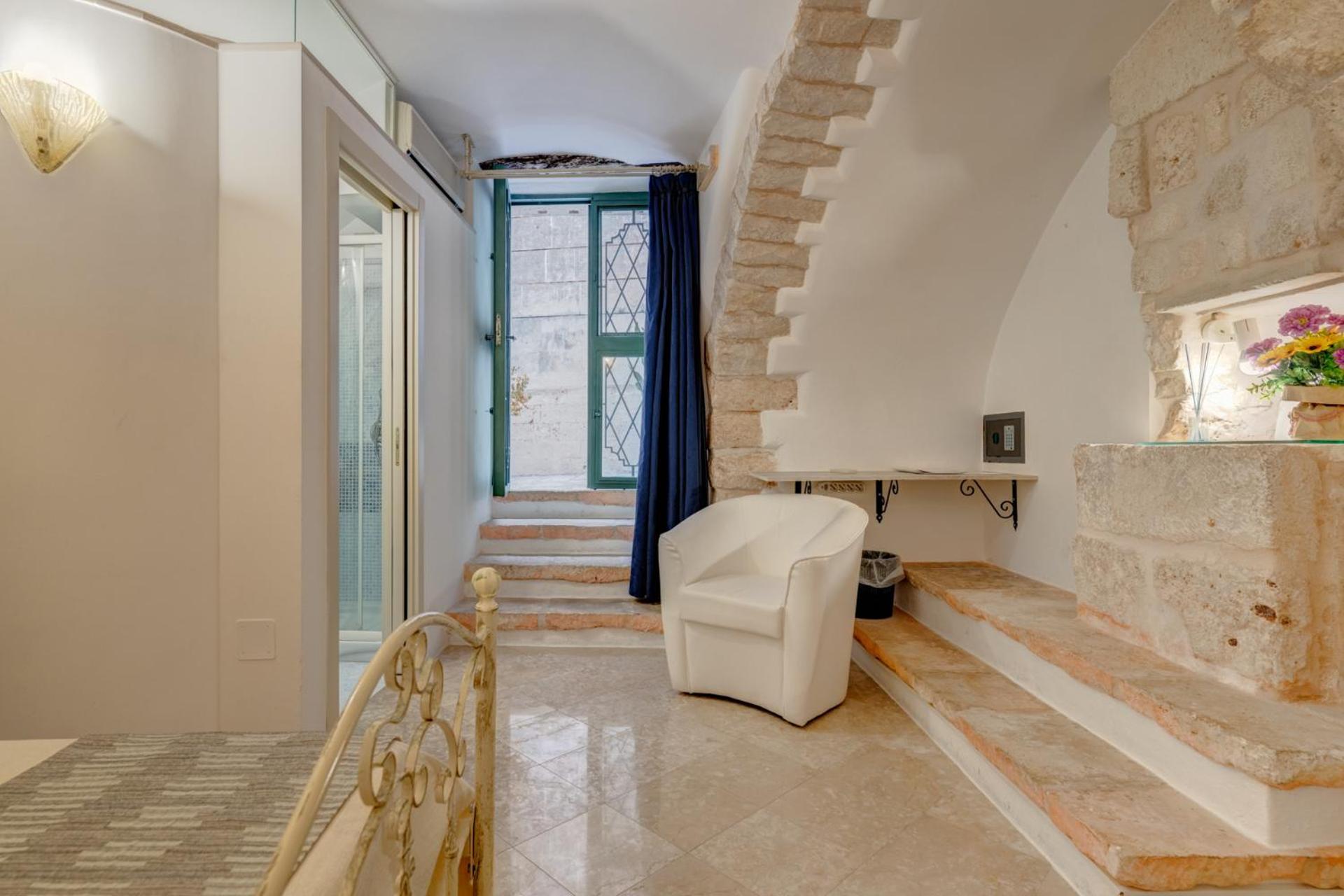 Classic Double Room - Photo 27