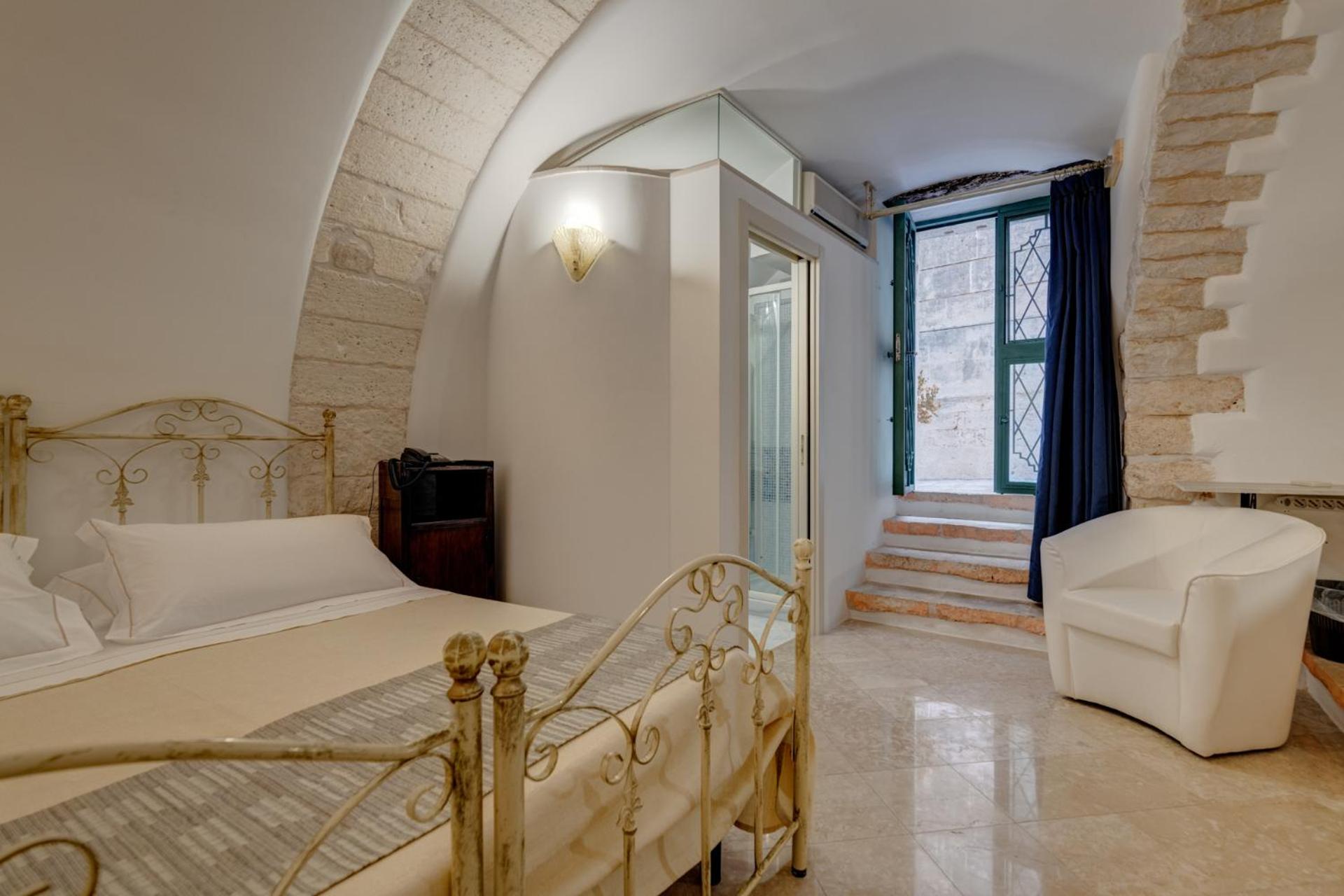 Classic Double Room - Photo 28