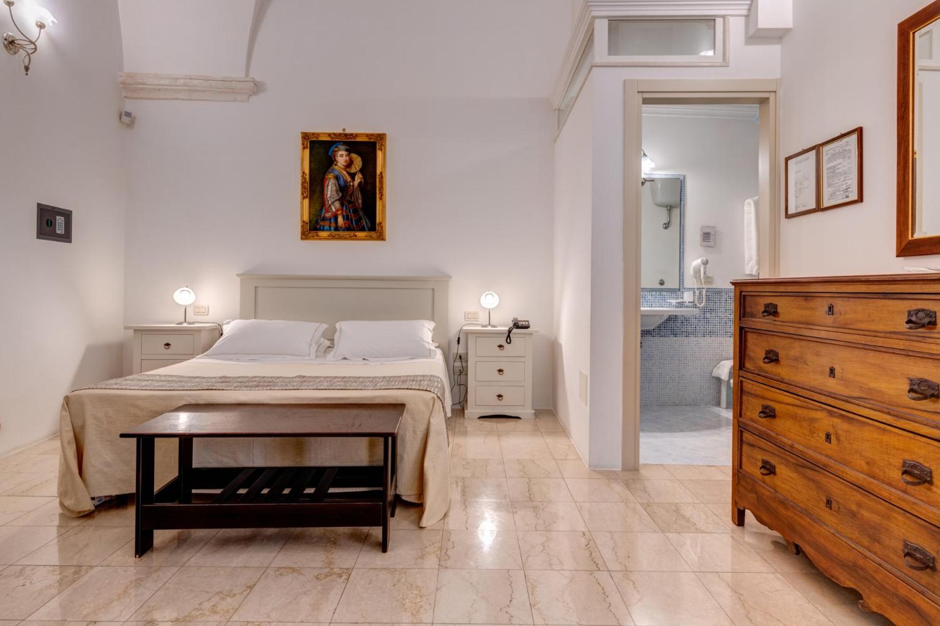 Classic Double Room - Photo 30