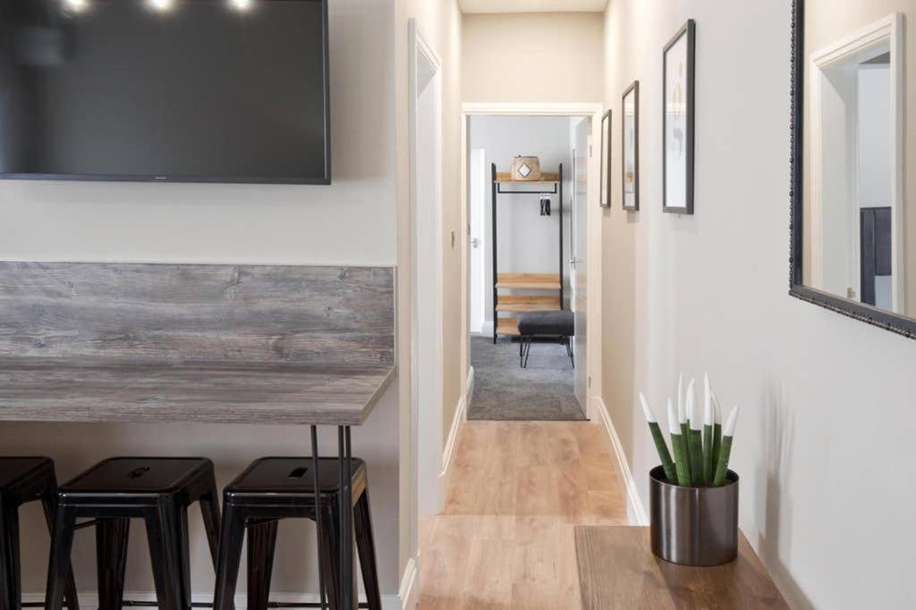 Two-Bedroom Apartment - Photo 20