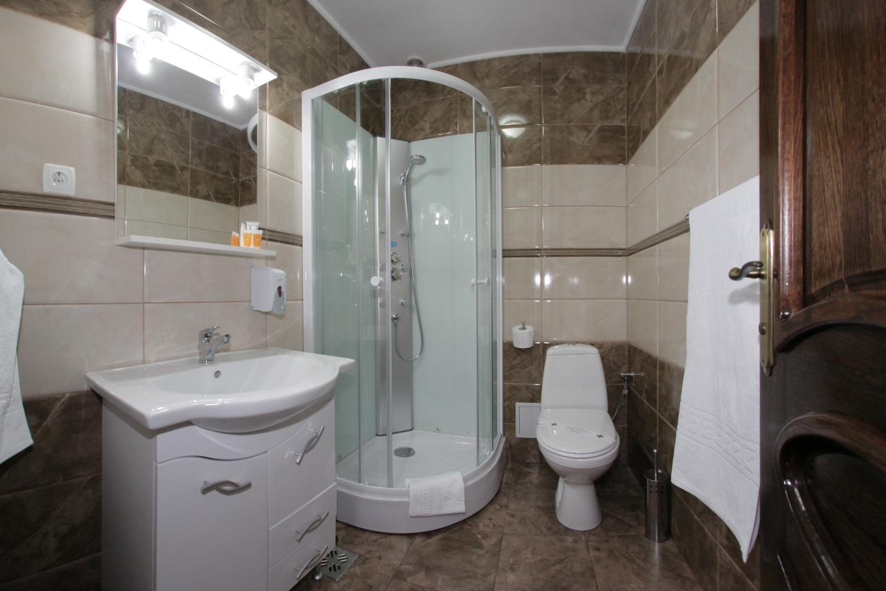 Double Room - Photo 5
