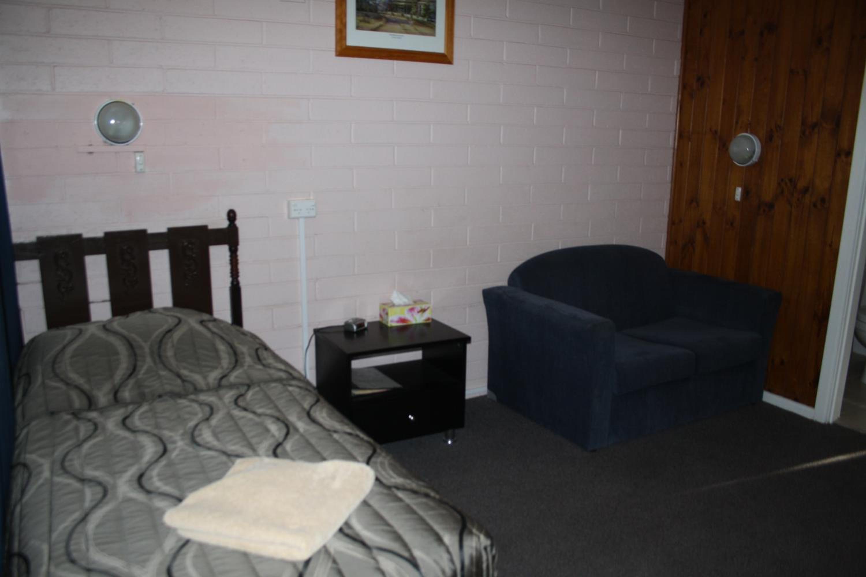Twin Room - Photo 1