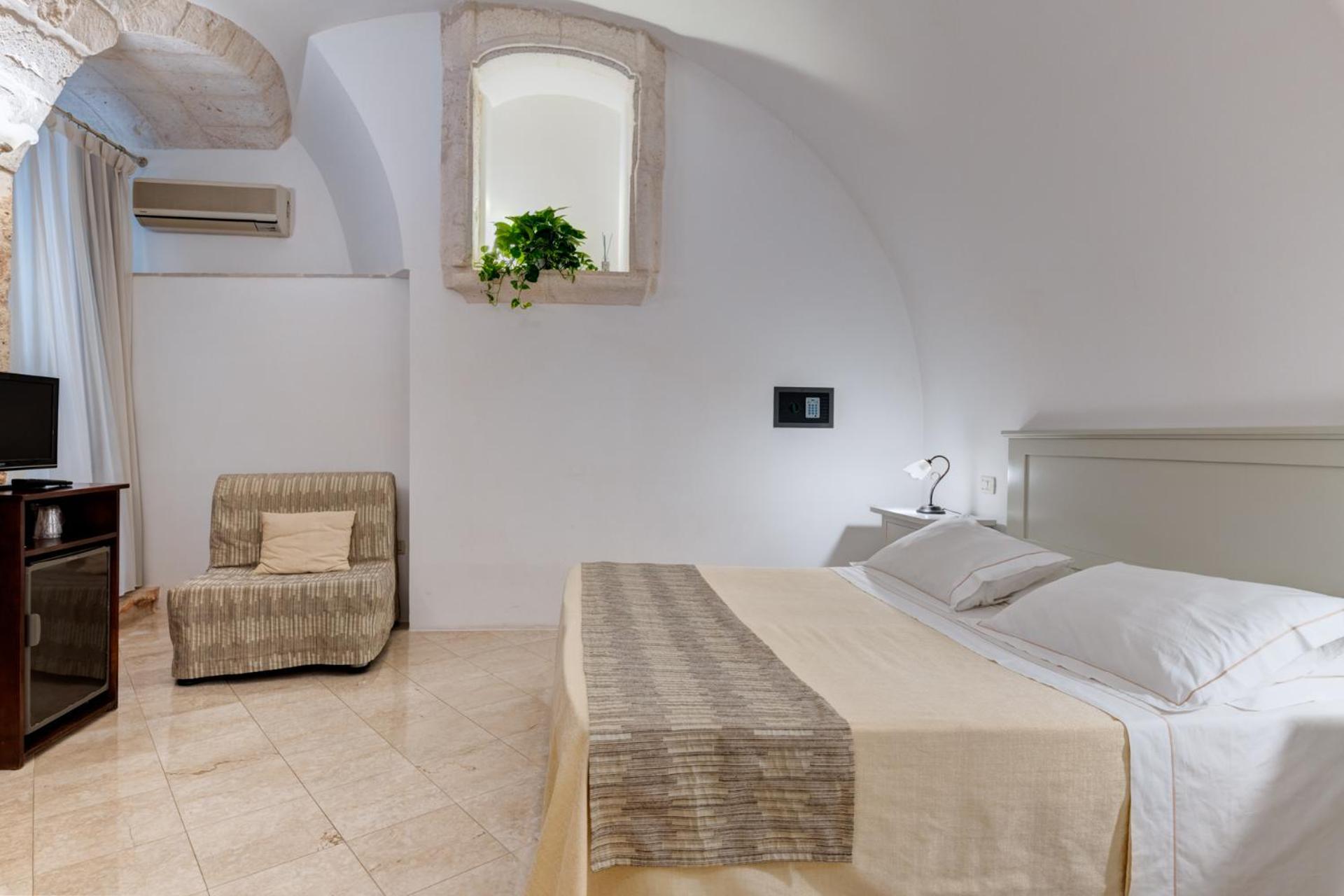 Classic Double Room - Photo 35