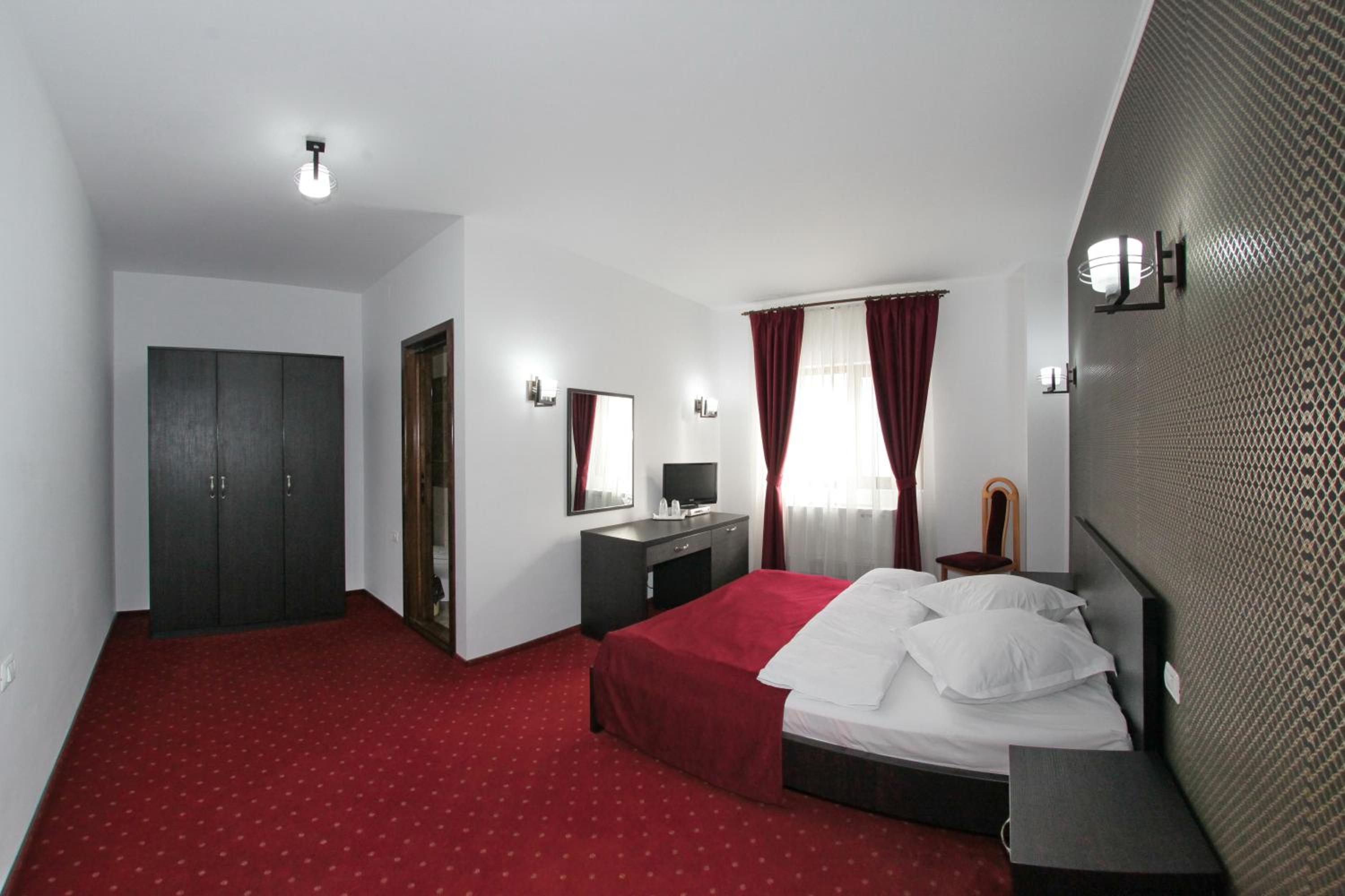 Double Room - Photo 3